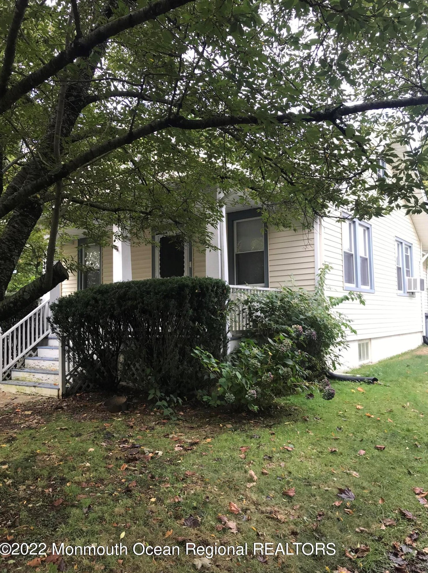 35 Fairfield Ave, Oceanport, NJ 07757-1219