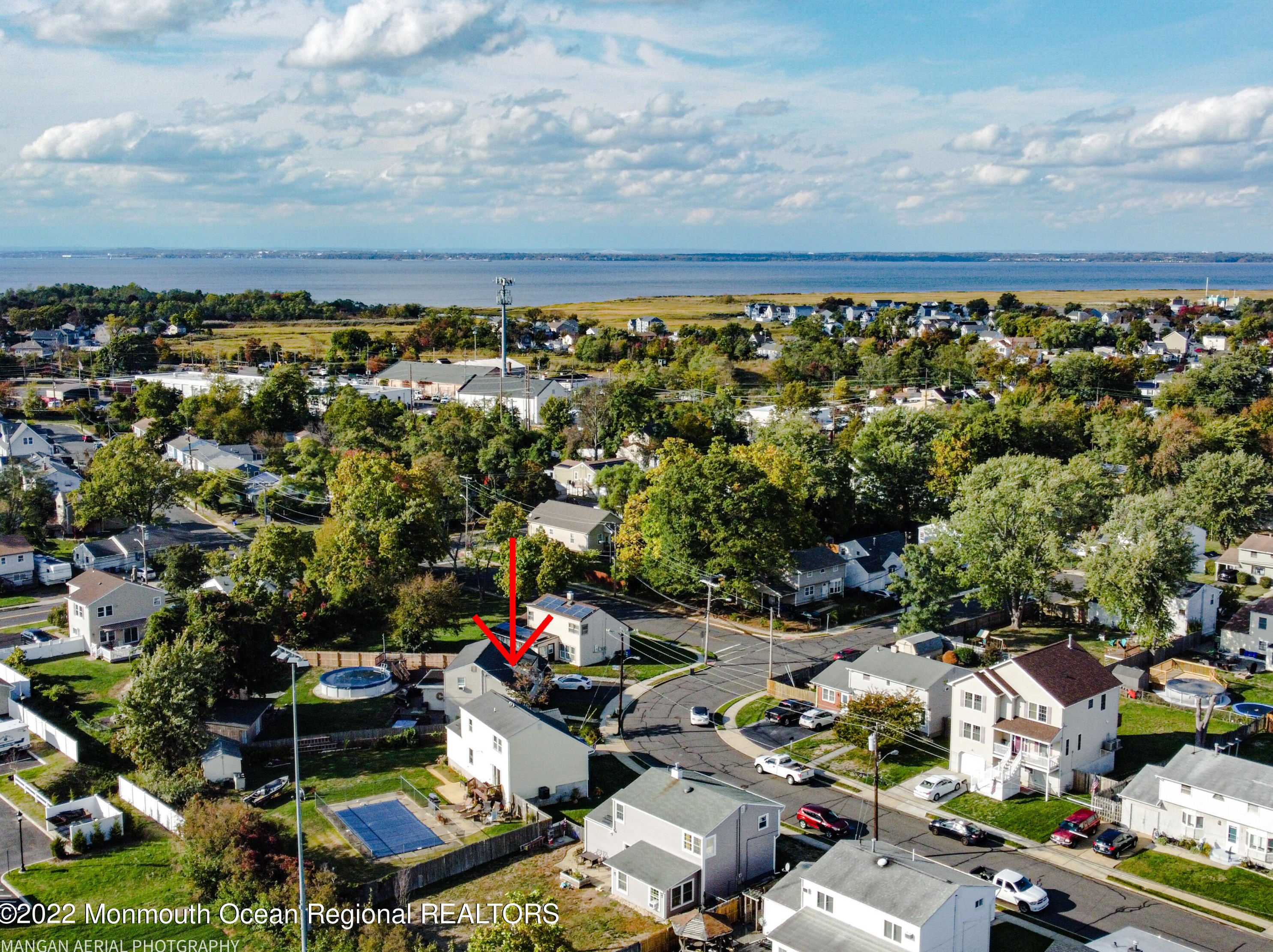 6 Dibling St, Keyport, NJ 07735-3005