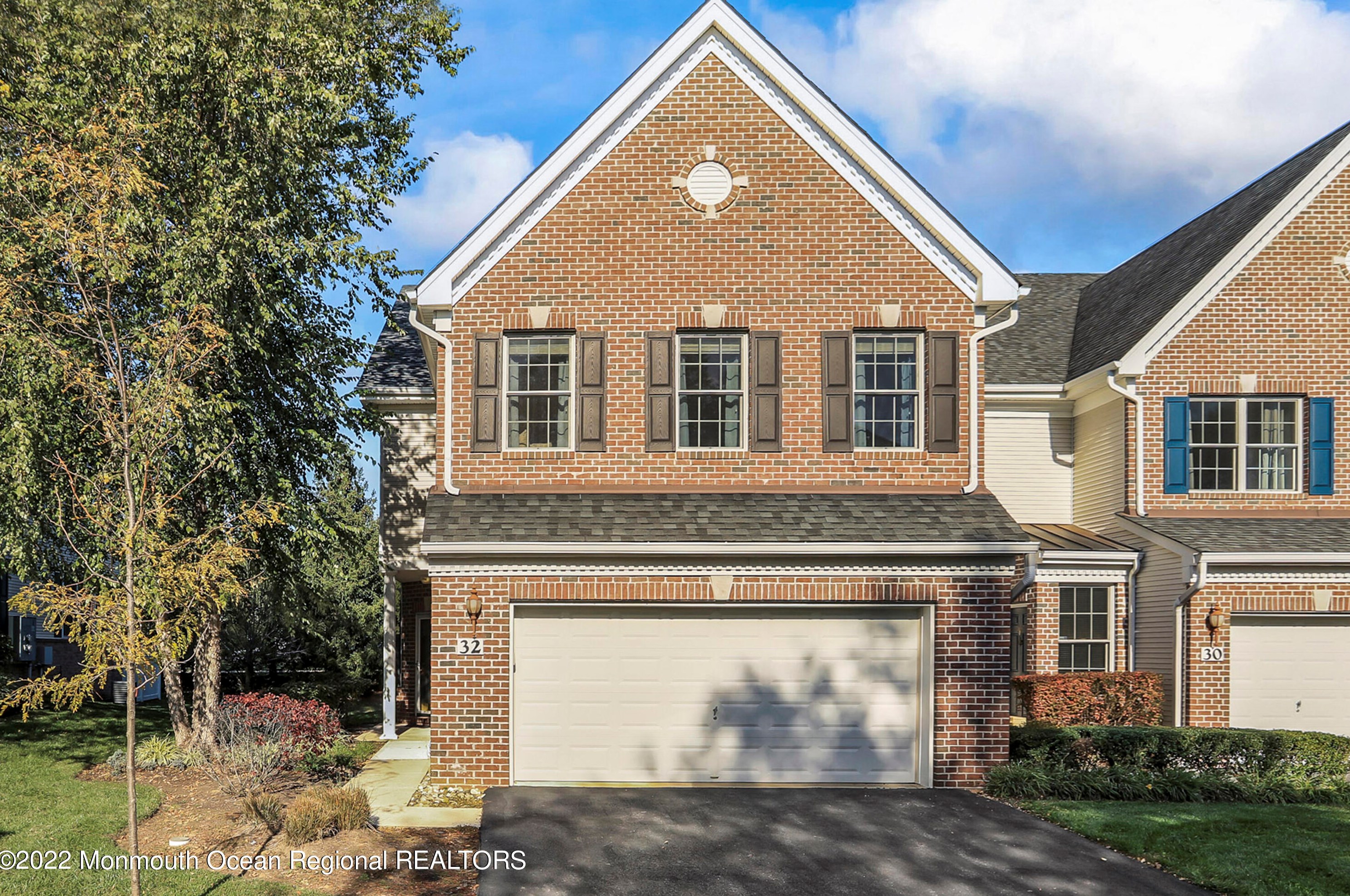 32 Deepwater Cir, Millstone Township, NJ 07726-4134
