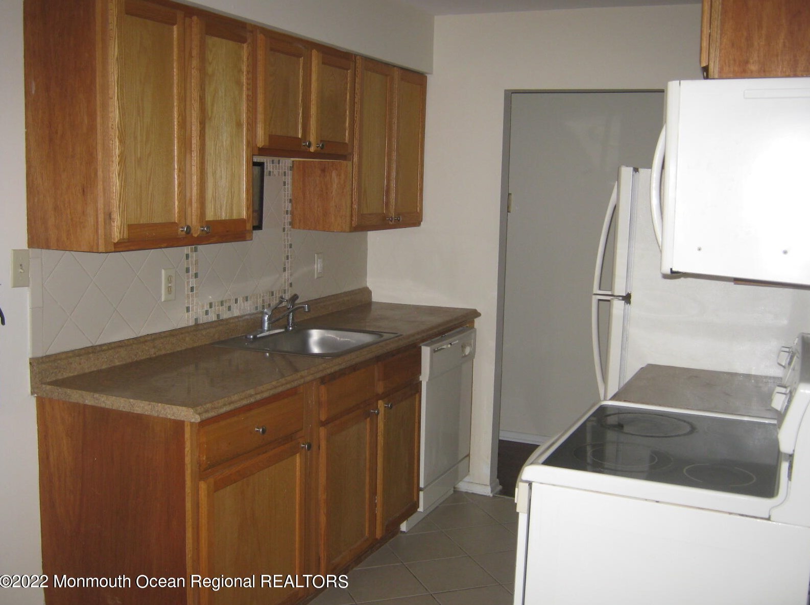 3 Windsor Ter #a, East Freehold, NJ