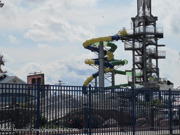 131 6th St, Ideal Beach NJ  07734-2905 exterior