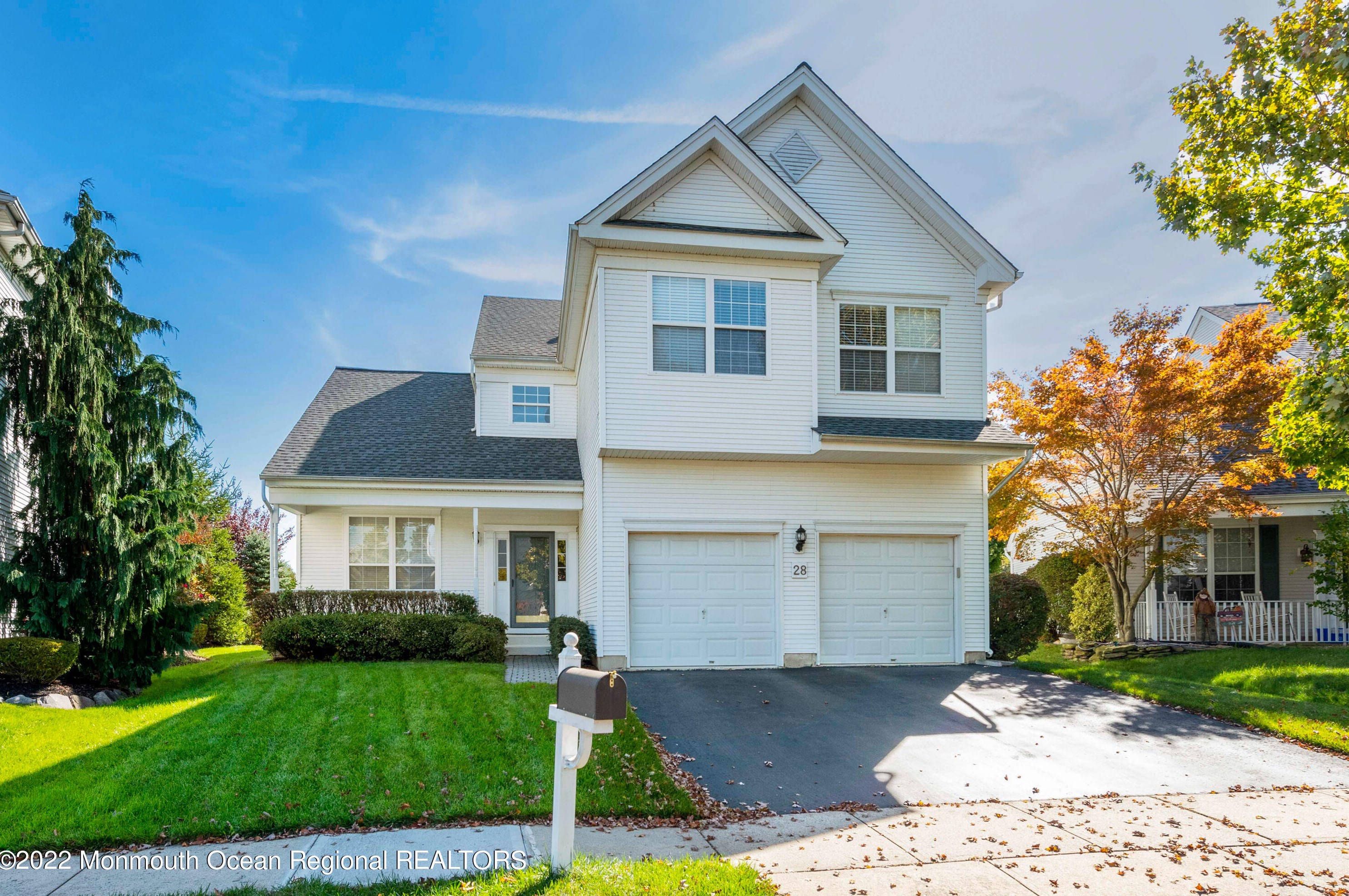 28 Baltusrol Dr, Millstone Township, NJ 07726-9325