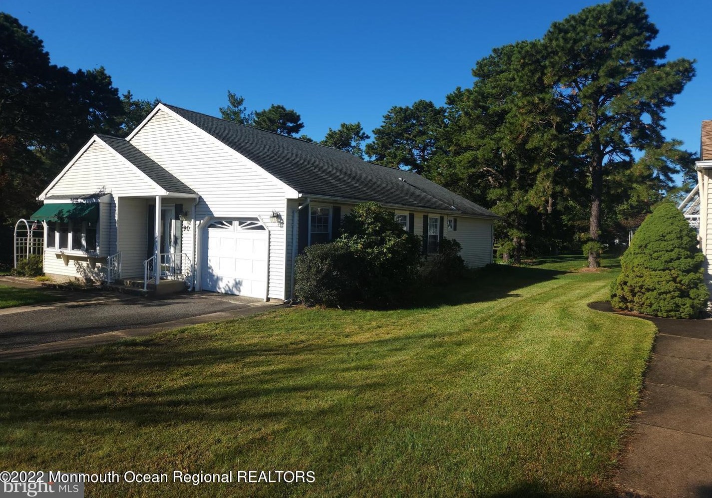 90 Sunset Rd, Lakehurst, NJ 08759
