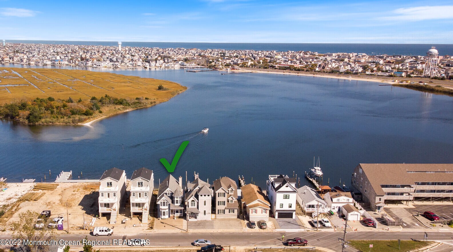 116 Sunset Dr N, Pelican Island, NJ 08751