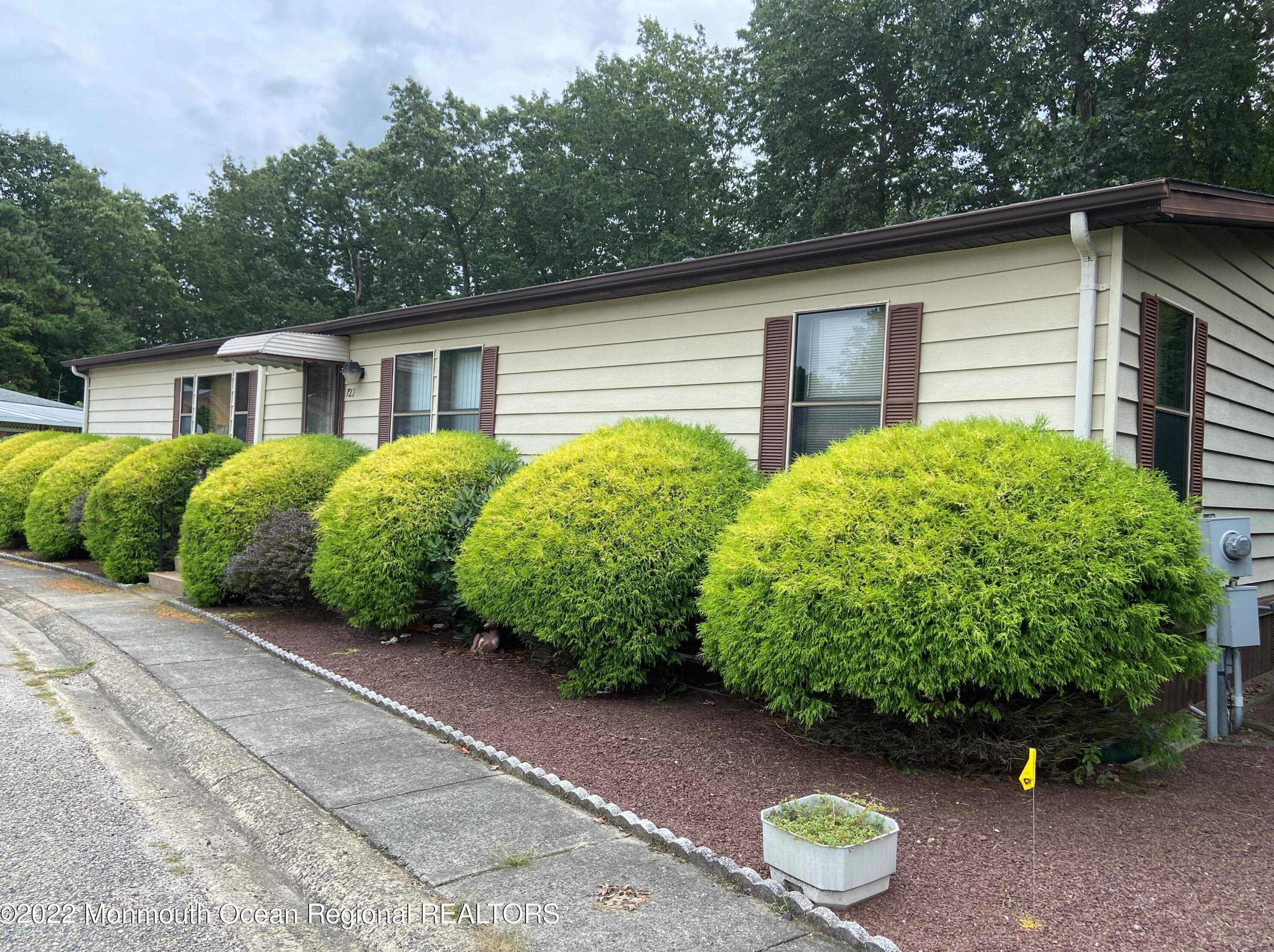 122 Douglas Dr, Jackson Twp, NJ 08527