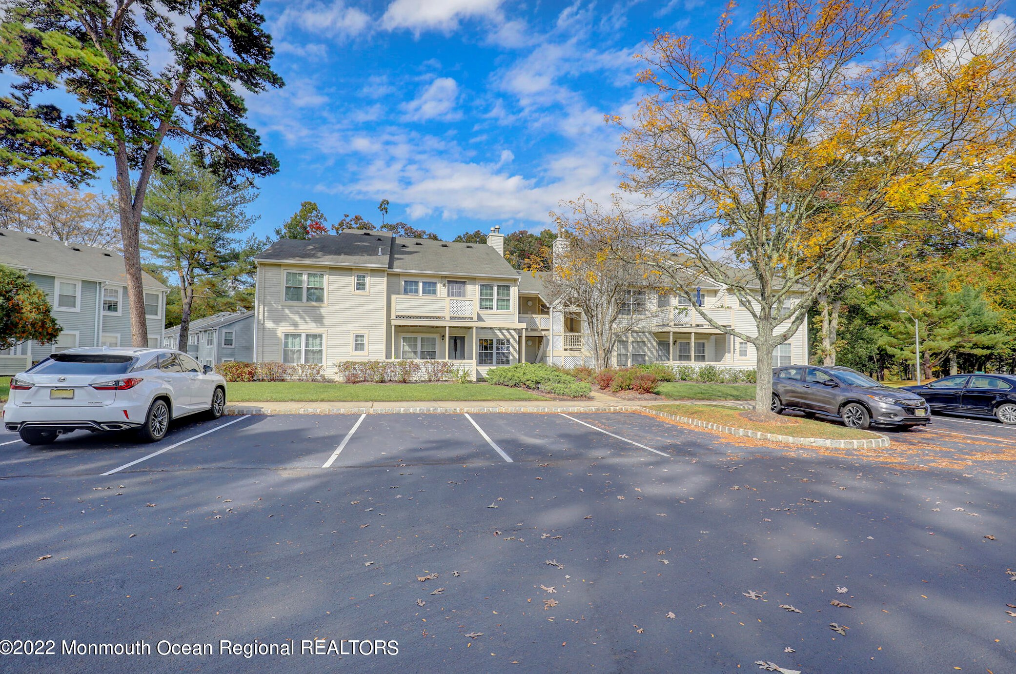 560 Applewood Ct, Wall Township, NJ 07731-3076