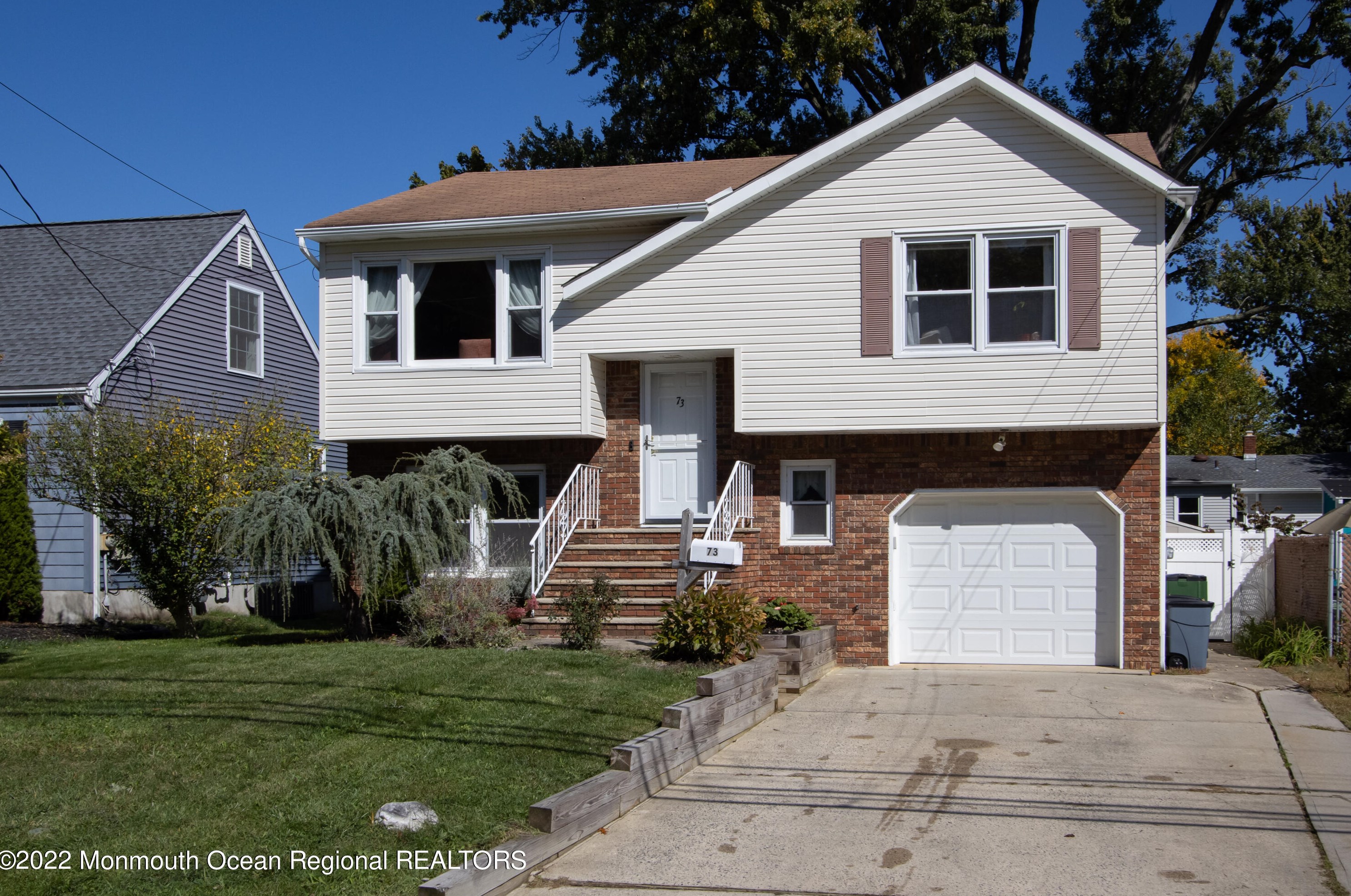73 Ravine Dr, Matawan, NJ 07747-2925