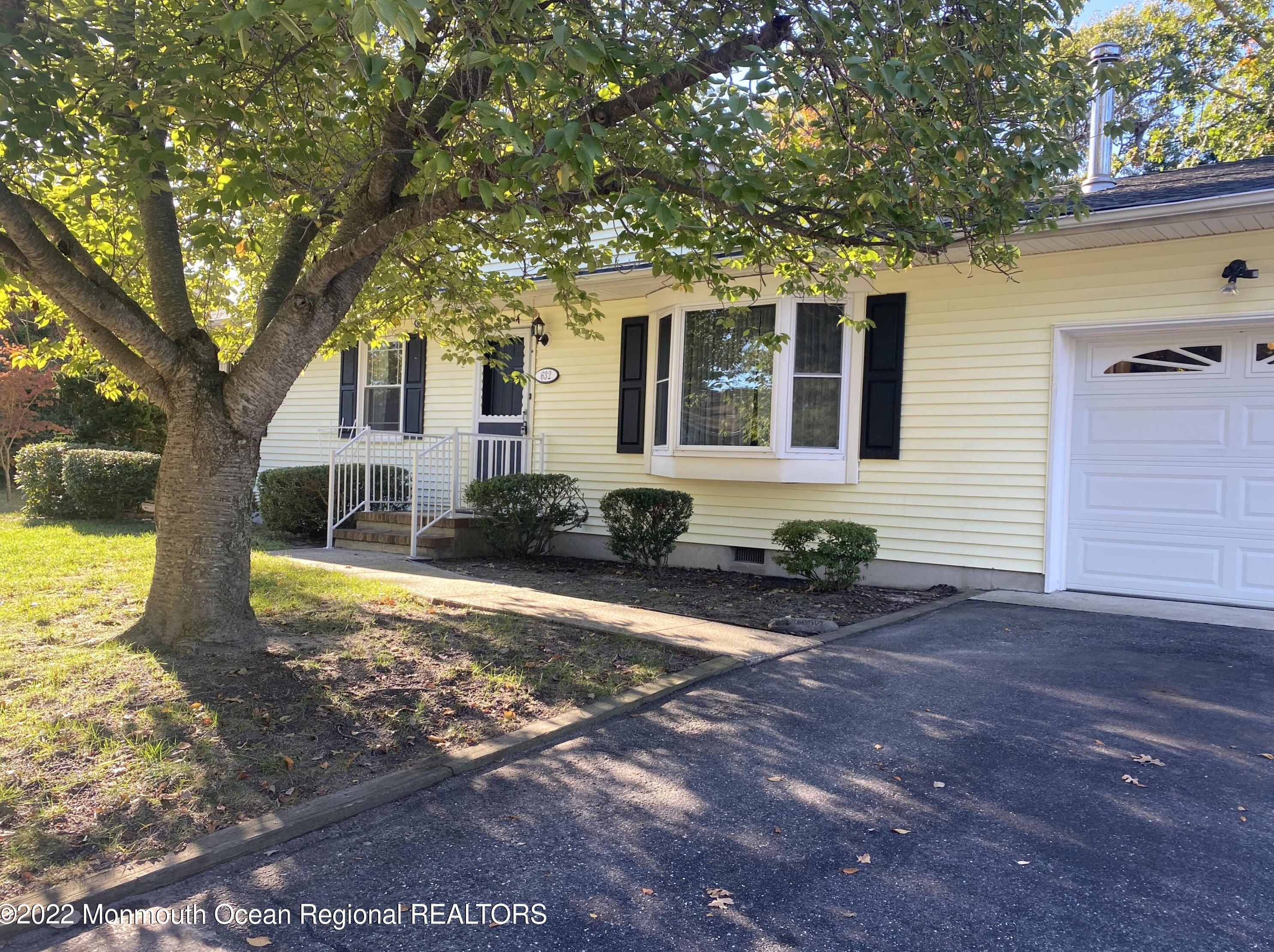 632 Cable Ave, Beachwood, NJ 08722-3638