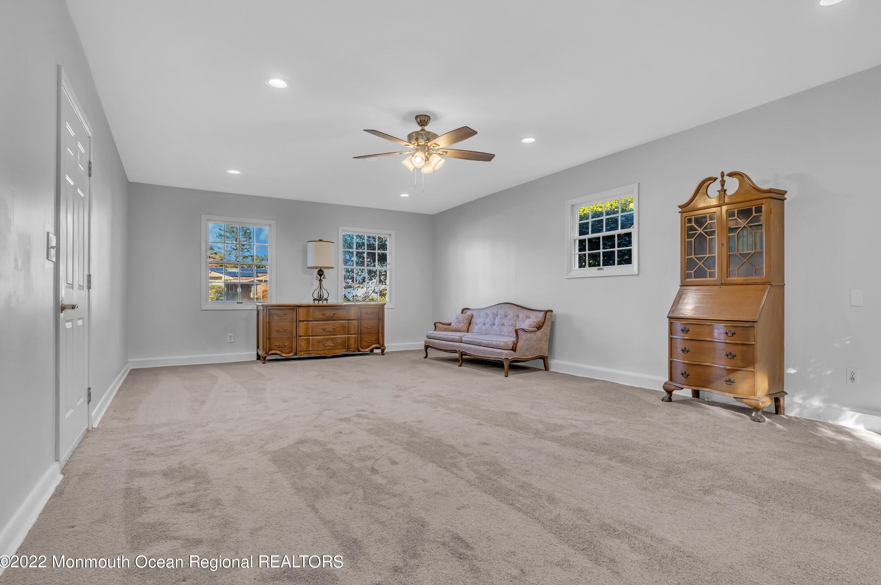 74 Idlewild Ln, Matawan NJ 07747-1534 exterior