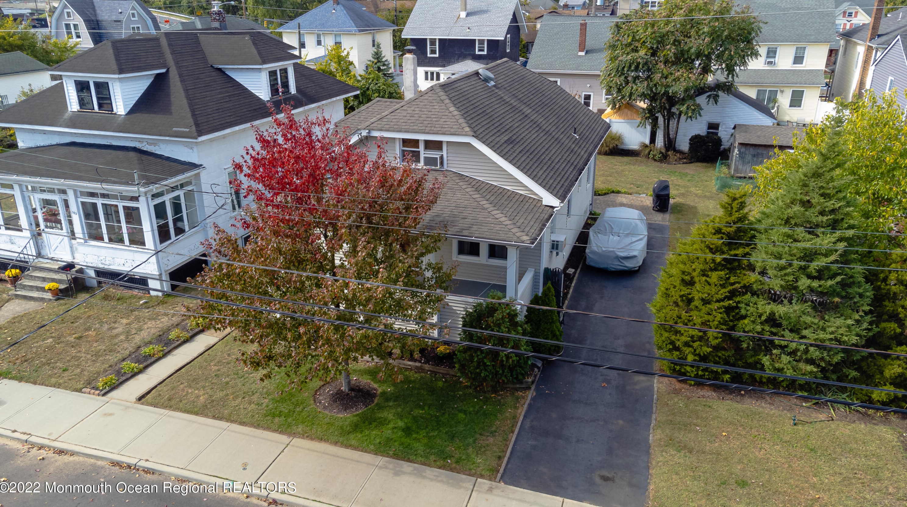120 Chingarora Ave, Keyport, NJ 07735-1009