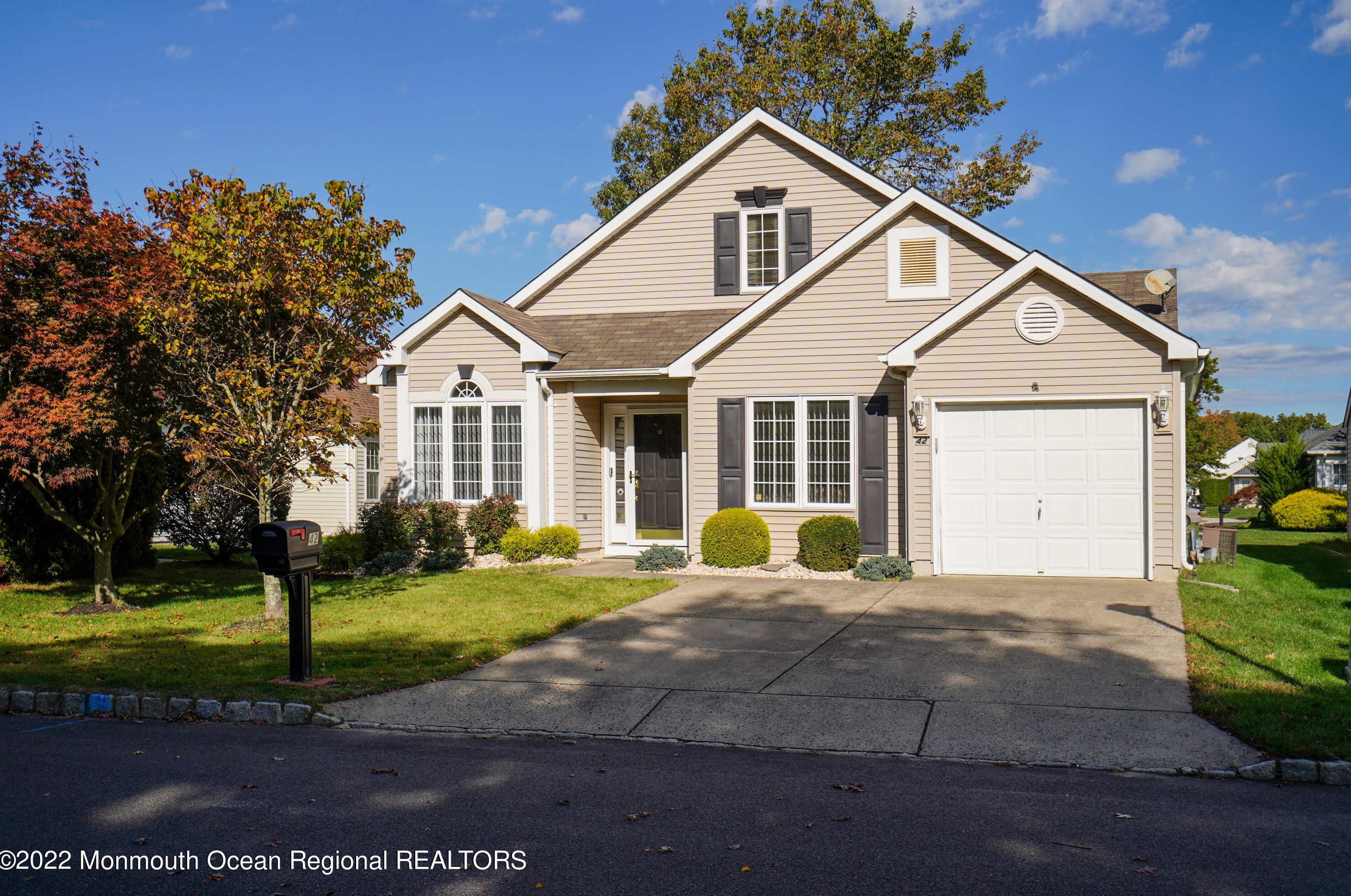 42 Avon Dr S, Jackson Twp, NJ 08527