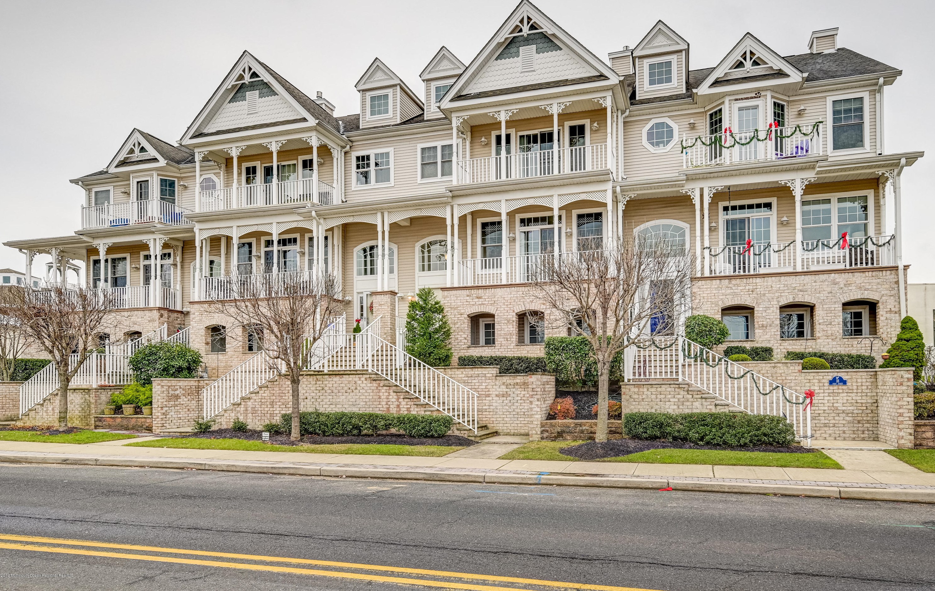 20 1st St, Keyport, NJ 07735