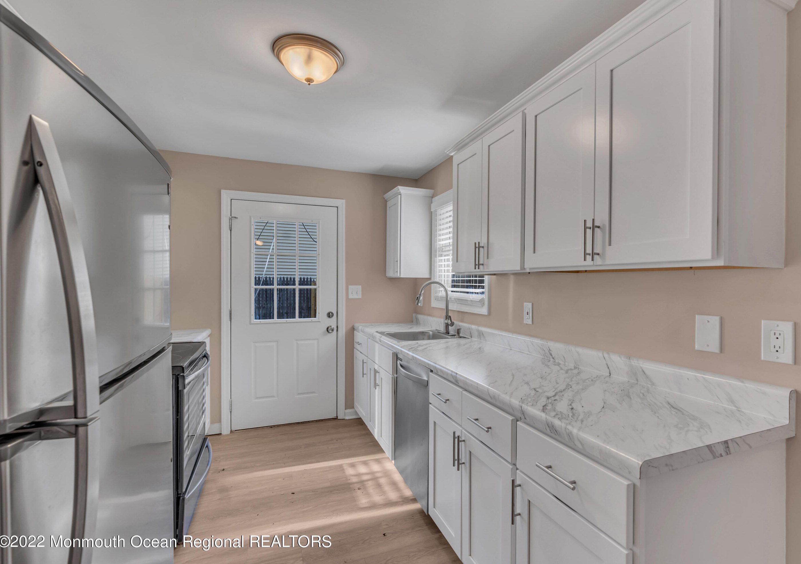 135 Rosewood Dr, Keyport, NJ 07735