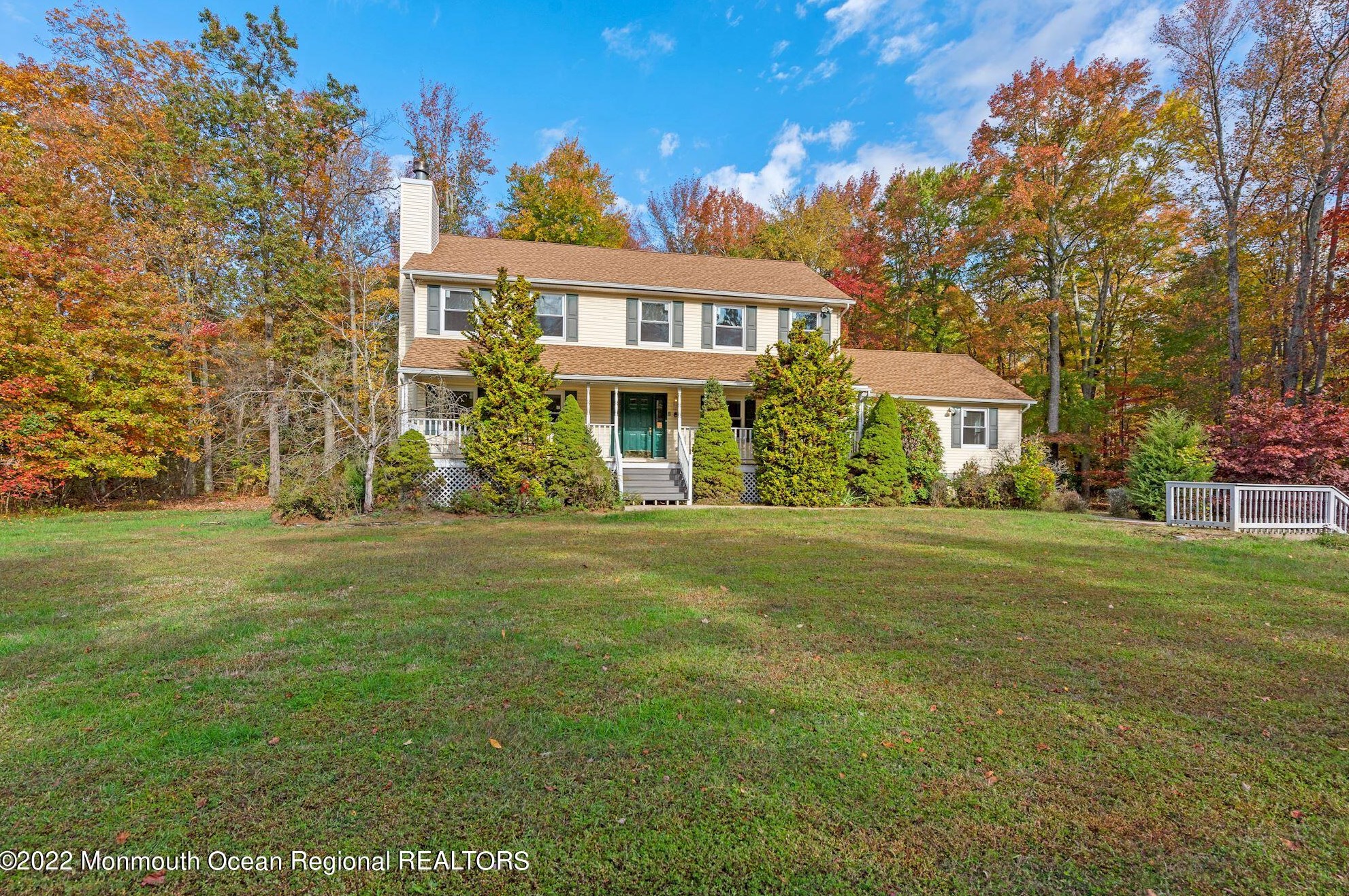 21 Pine Dr, Millstone Township, NJ 08510-2205