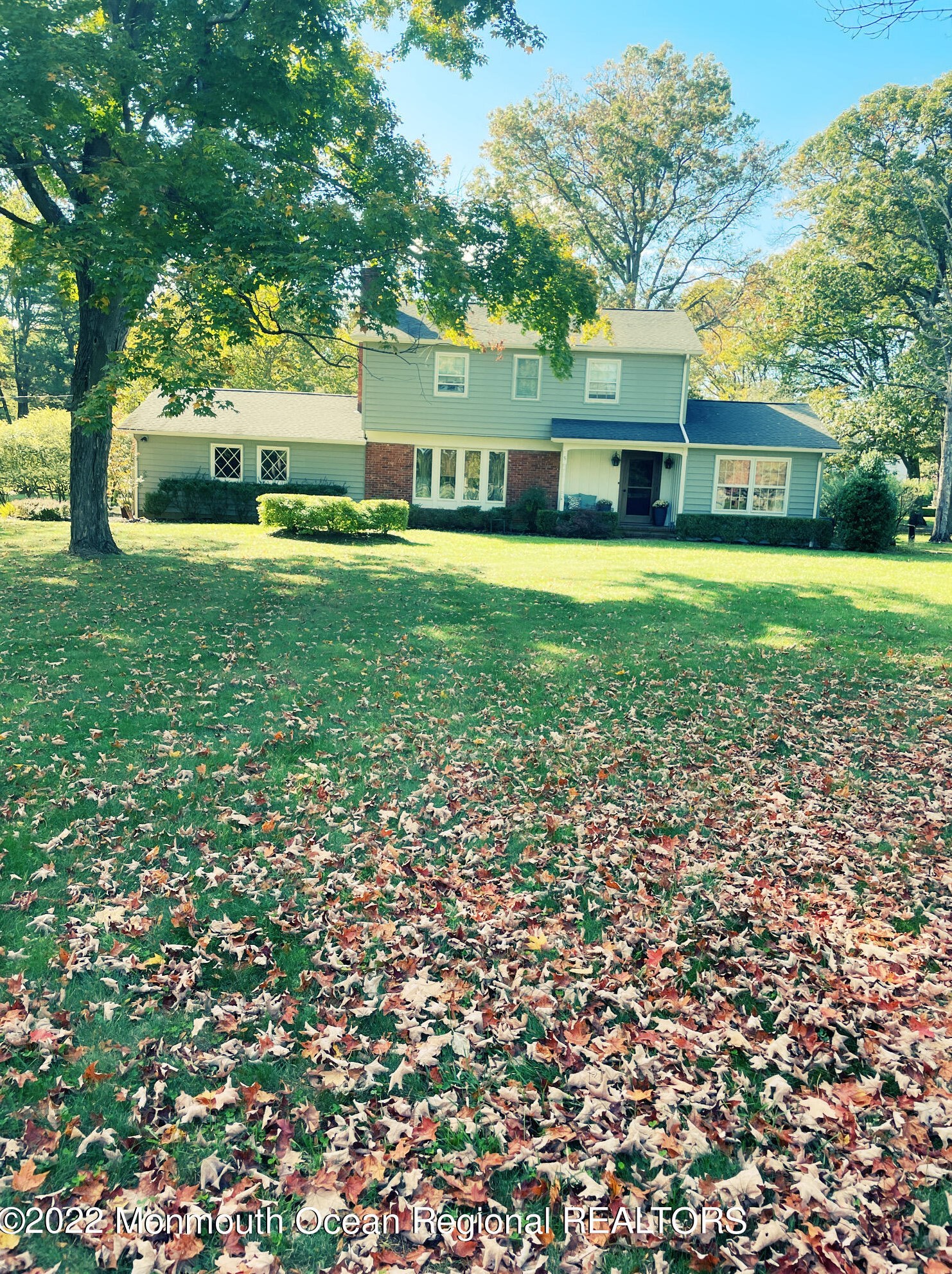 5 Millpond Ln, Vanderburg, NJ 07722-1563