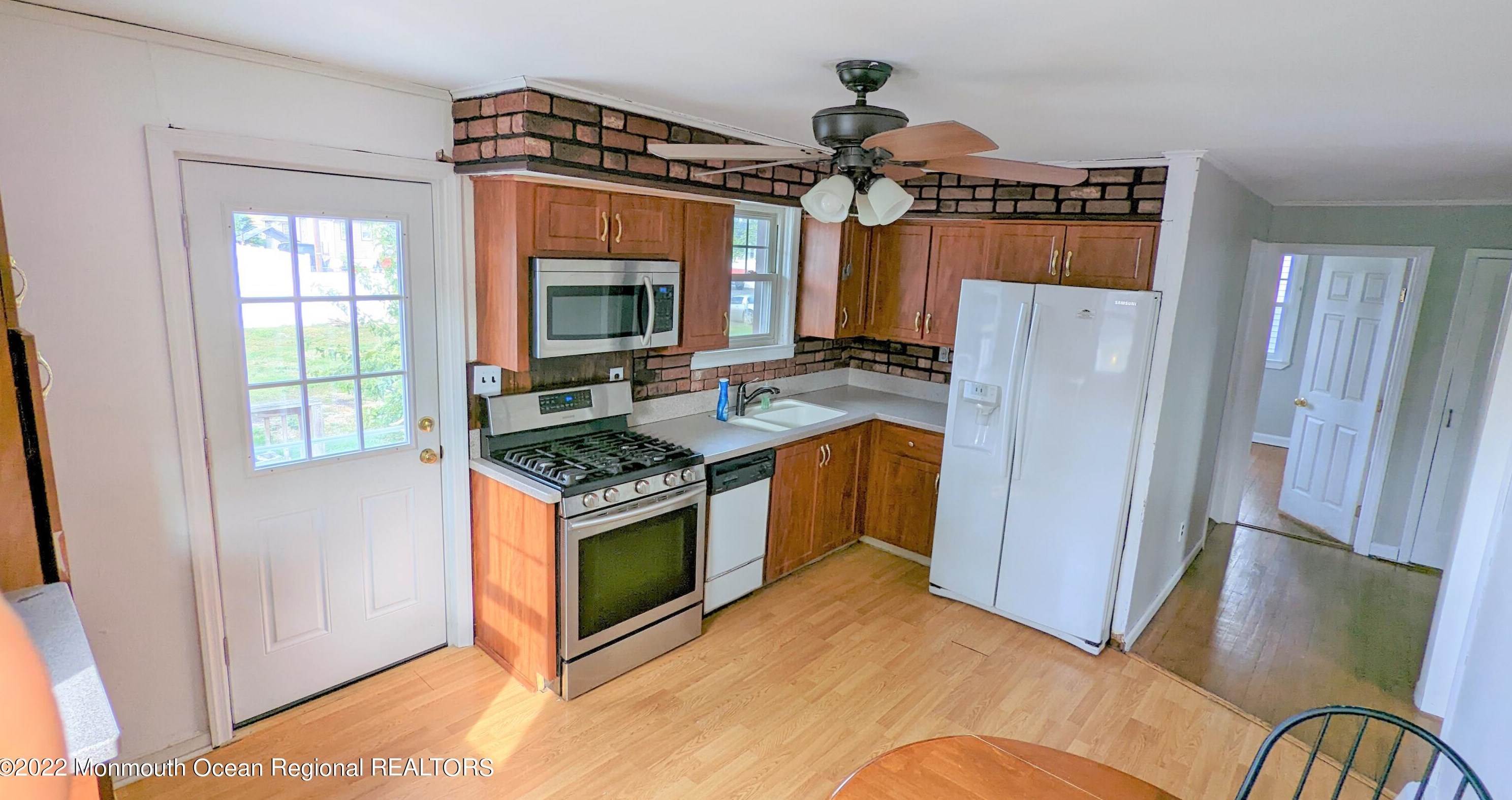 23 Lincoln Ct, Ideal Beach NJ  07734-1435 exterior