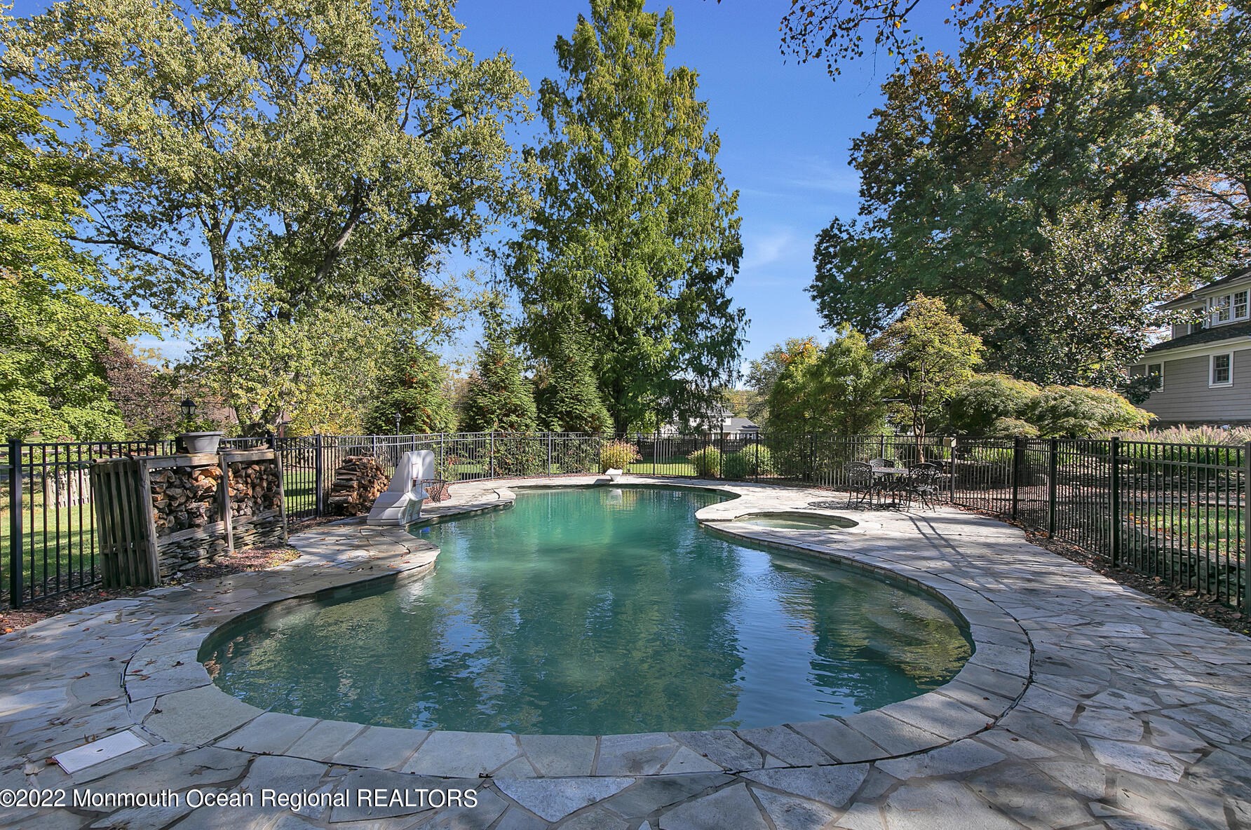 25 Spring Garden Ave, Vanderburg, NJ 07722-1130