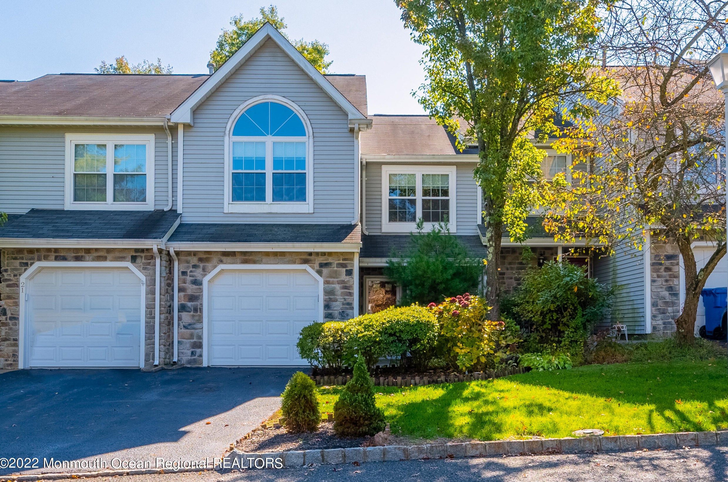 23 Woodchuck Ct, Wall Township, NJ 07753-7693