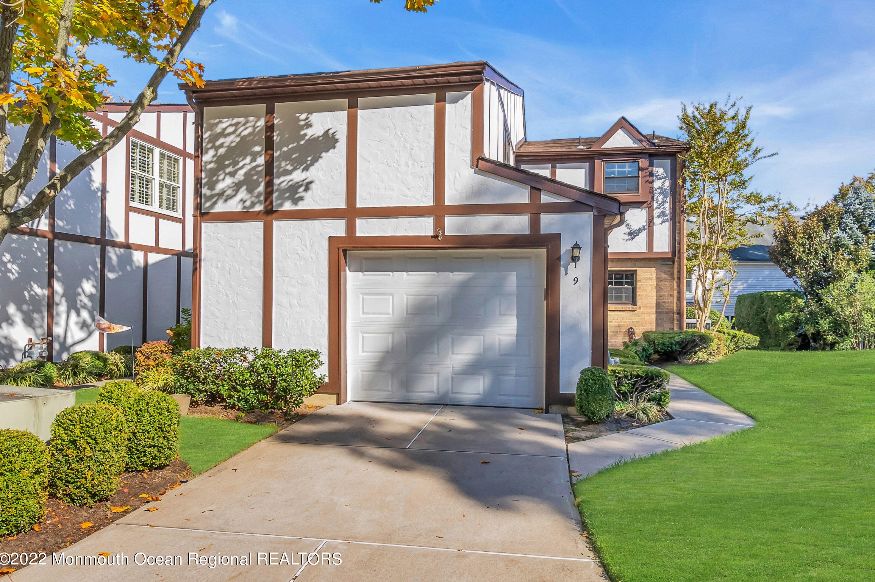 9 Apple Dr, Wall Township, NJ 07762-2174