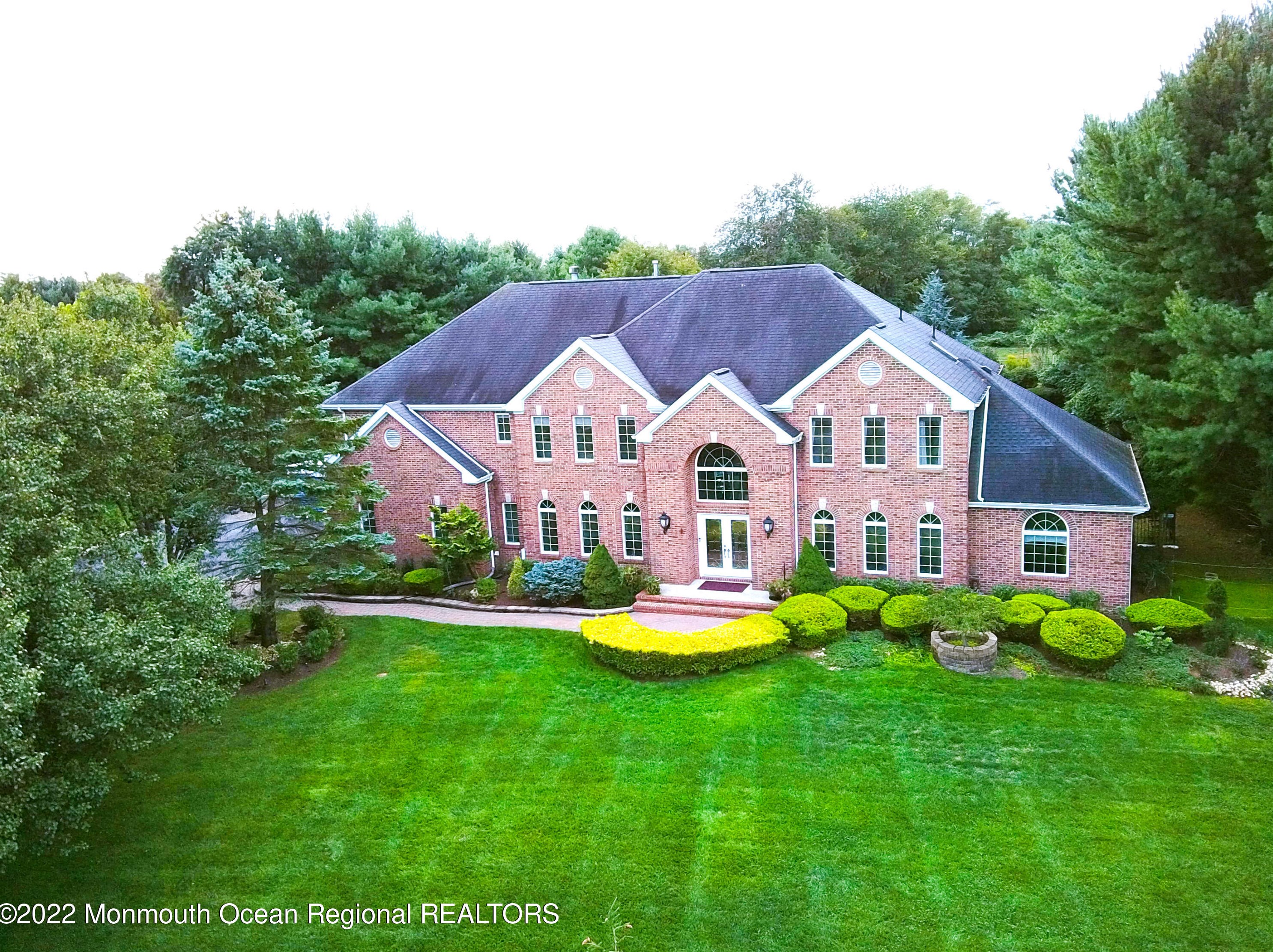 16 Fountayne Ln, Millstone Township, NJ 07726-8852