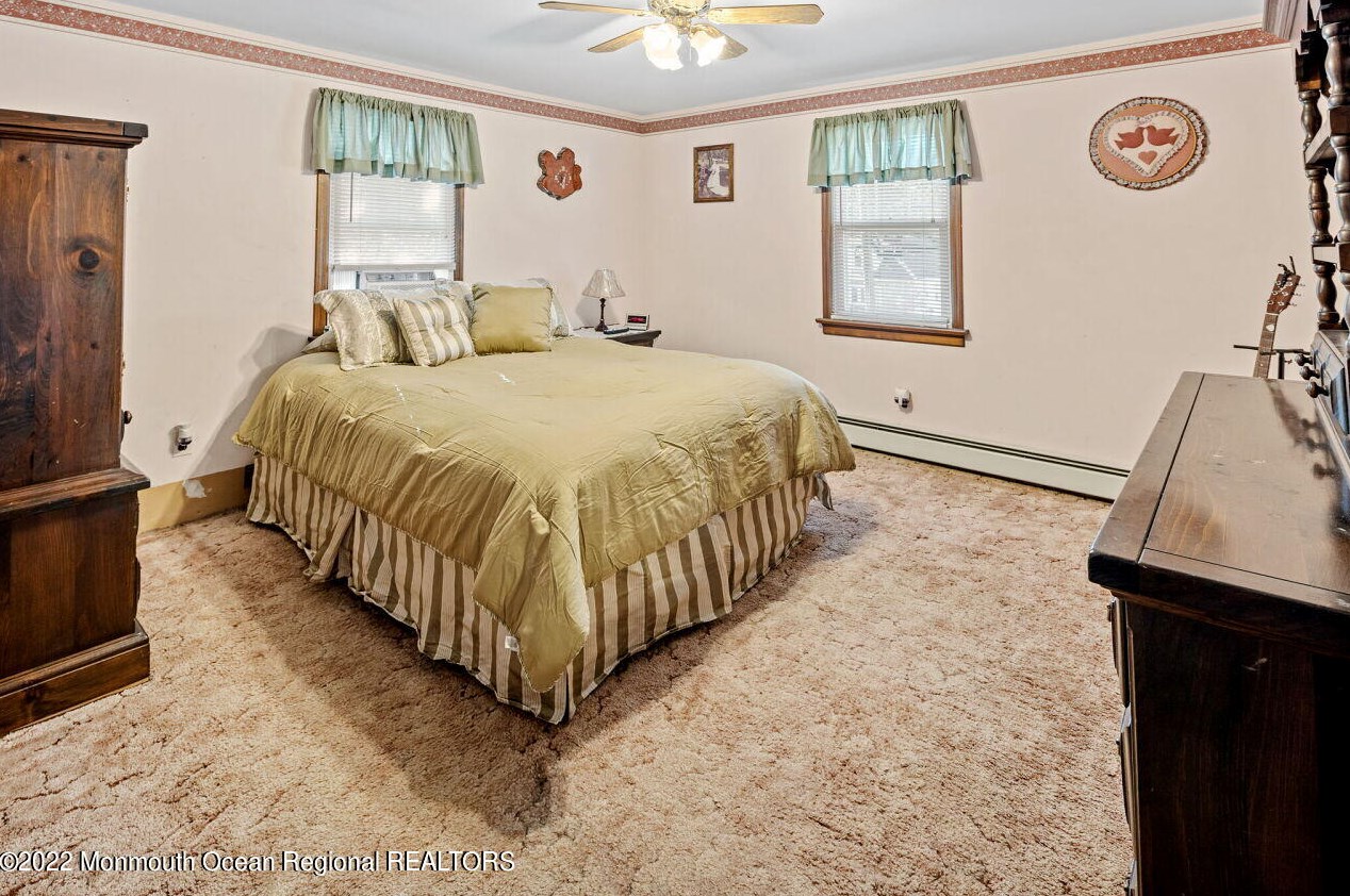 91 Ravine Dr, Matawan NJ 07747-2880 exterior