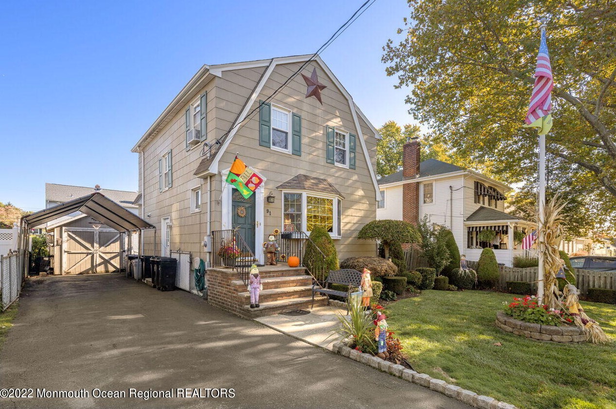 91 Ravine Dr, Matawan, NJ 07747-2905