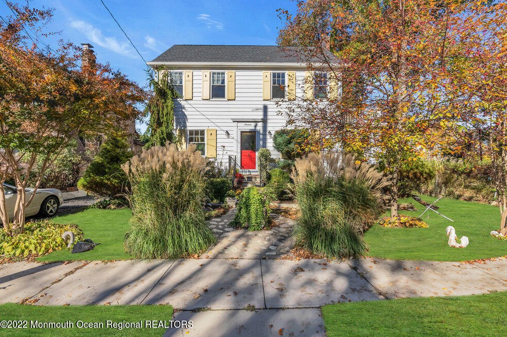 19 Deal Lake Point Rd, Tinton Falls, NJ 07712