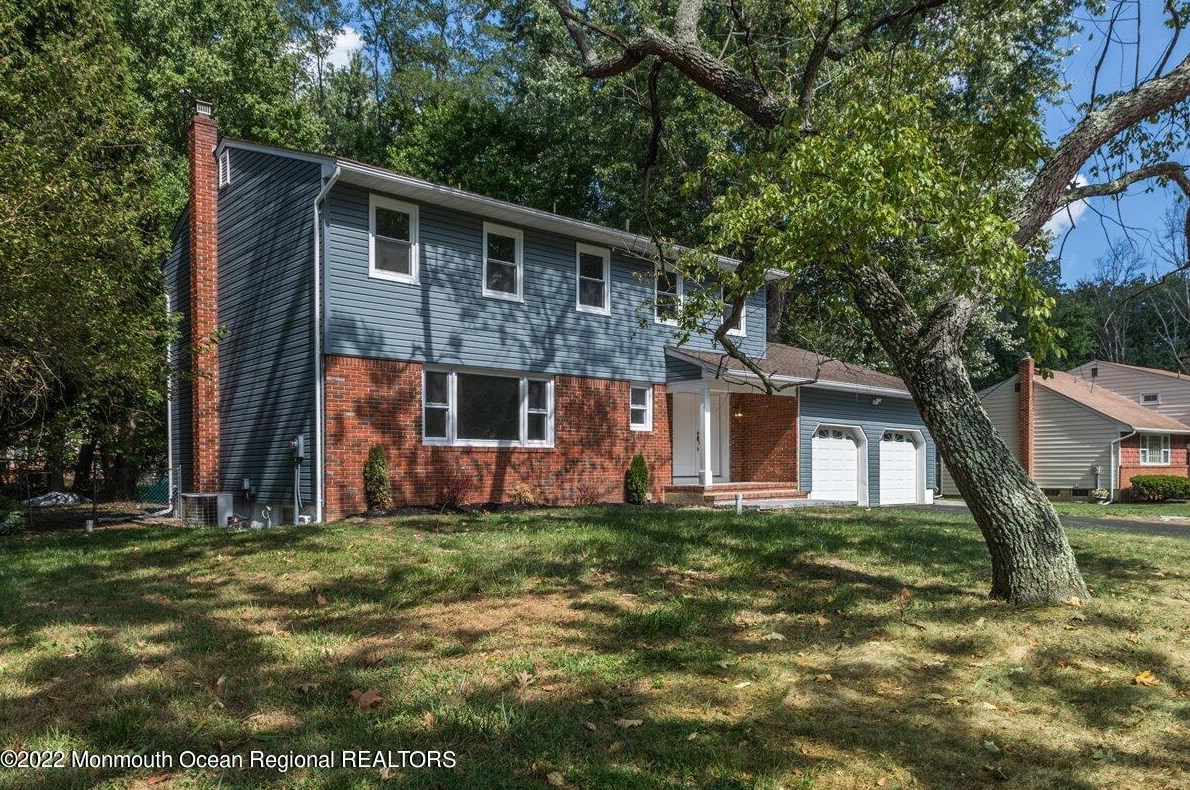 71 Yorke Dr, East Freehold, NJ 07728