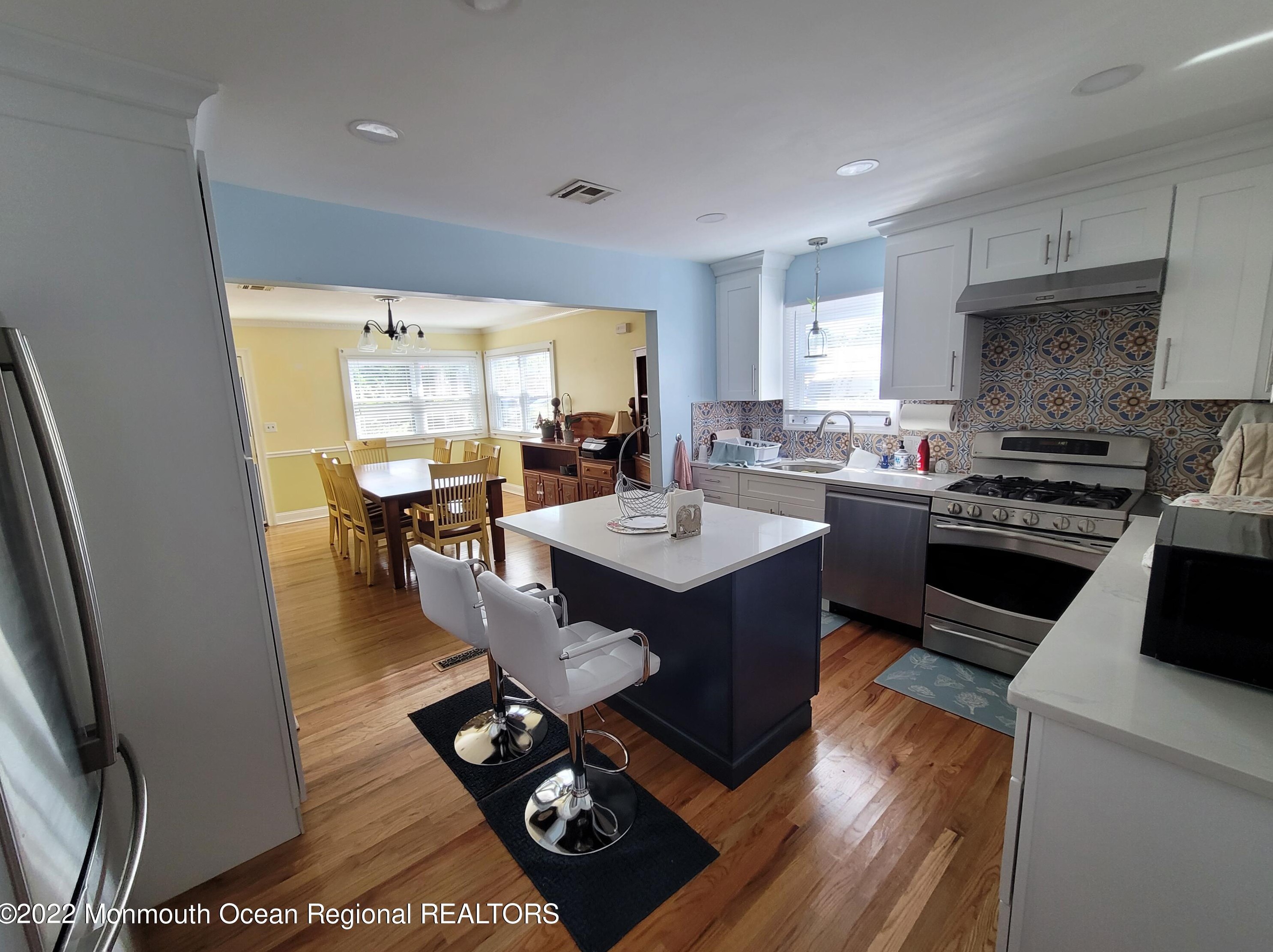 1 Ann Ct, Hazlet, NJ 07730