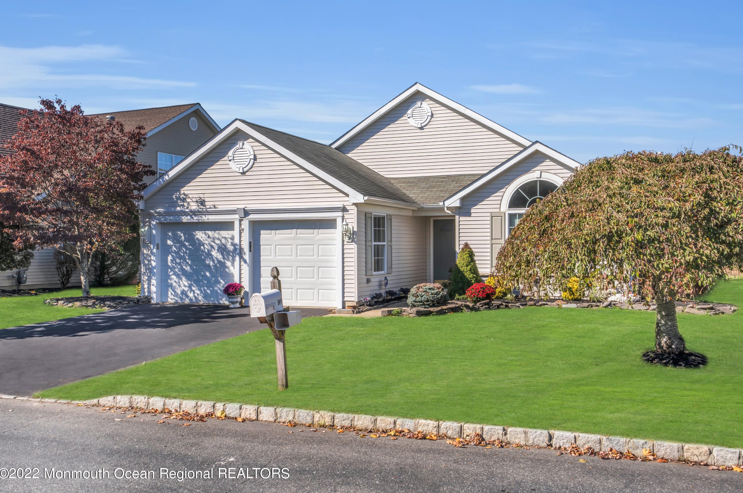 149 Skyline Dr, Lakewood, NJ 08701