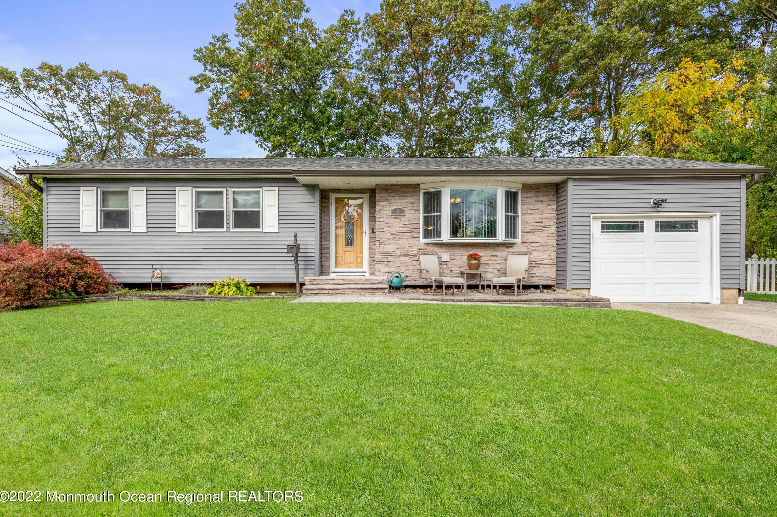 8 Dartmouth Dr, Jackson Twp, NJ 08527