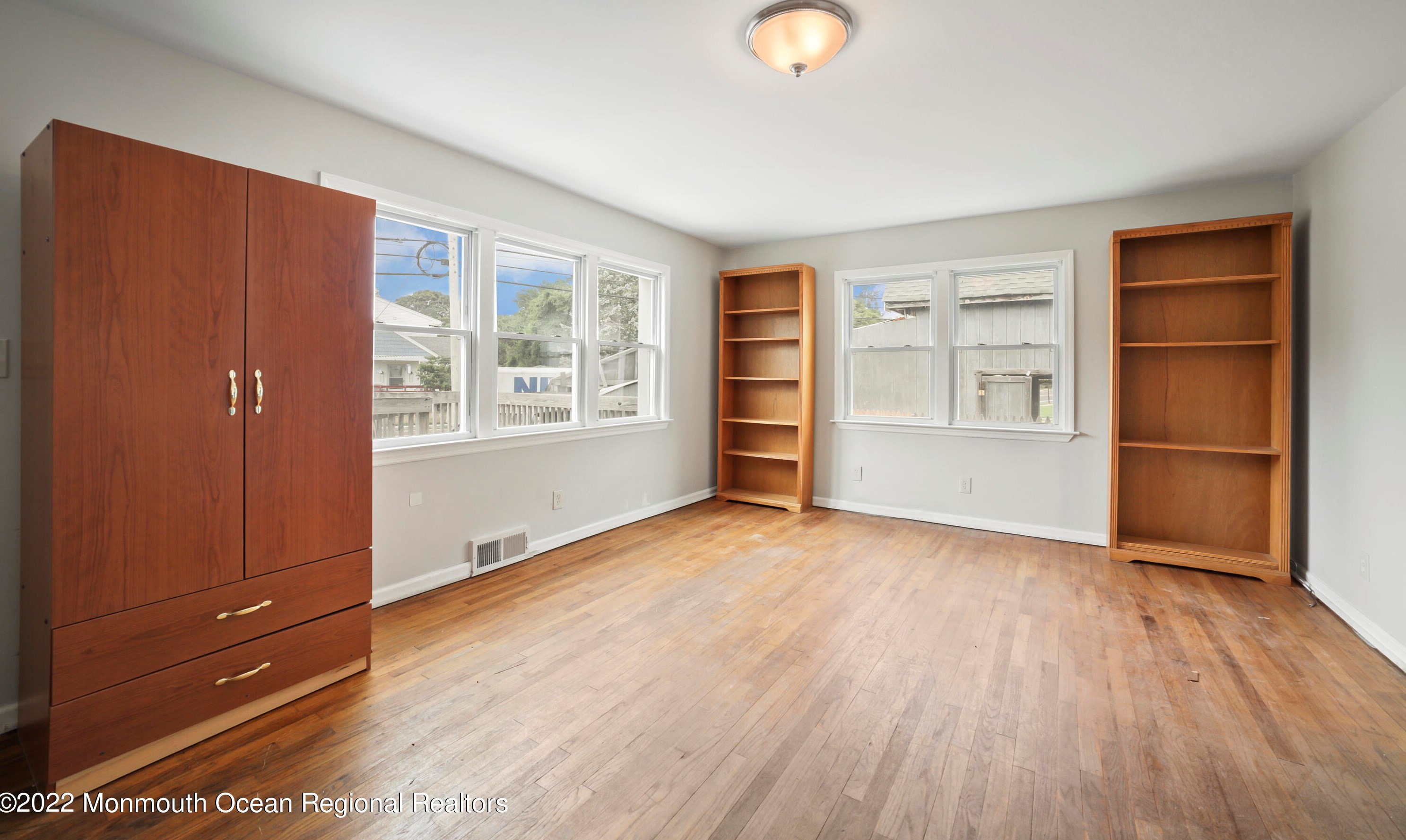 182 Sylvania Ave, Wall Township, NJ 07753-6237