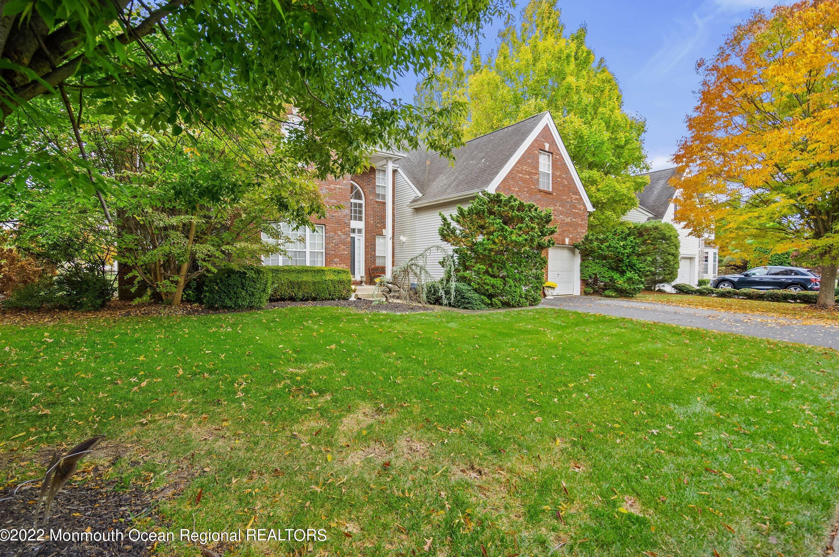 4 Tulip Dr, South Brunswick, NJ 08810-1442