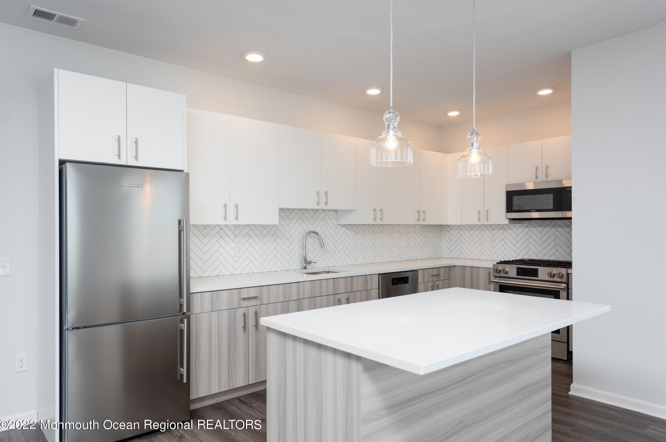 24 Mechanic St #207, Tinton Falls, NJ 07701