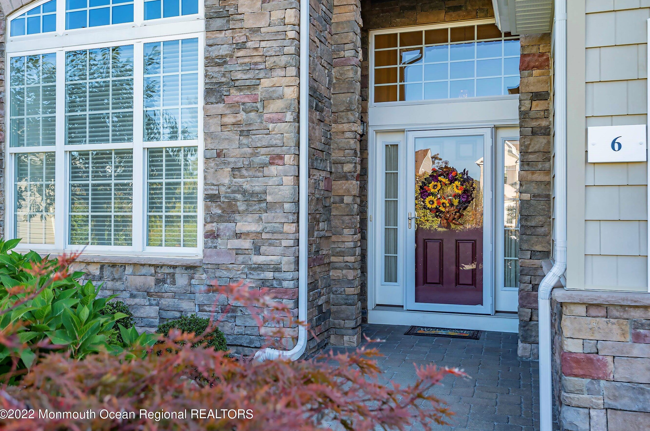 6 Cameron Ct, Lacey, NJ 08731