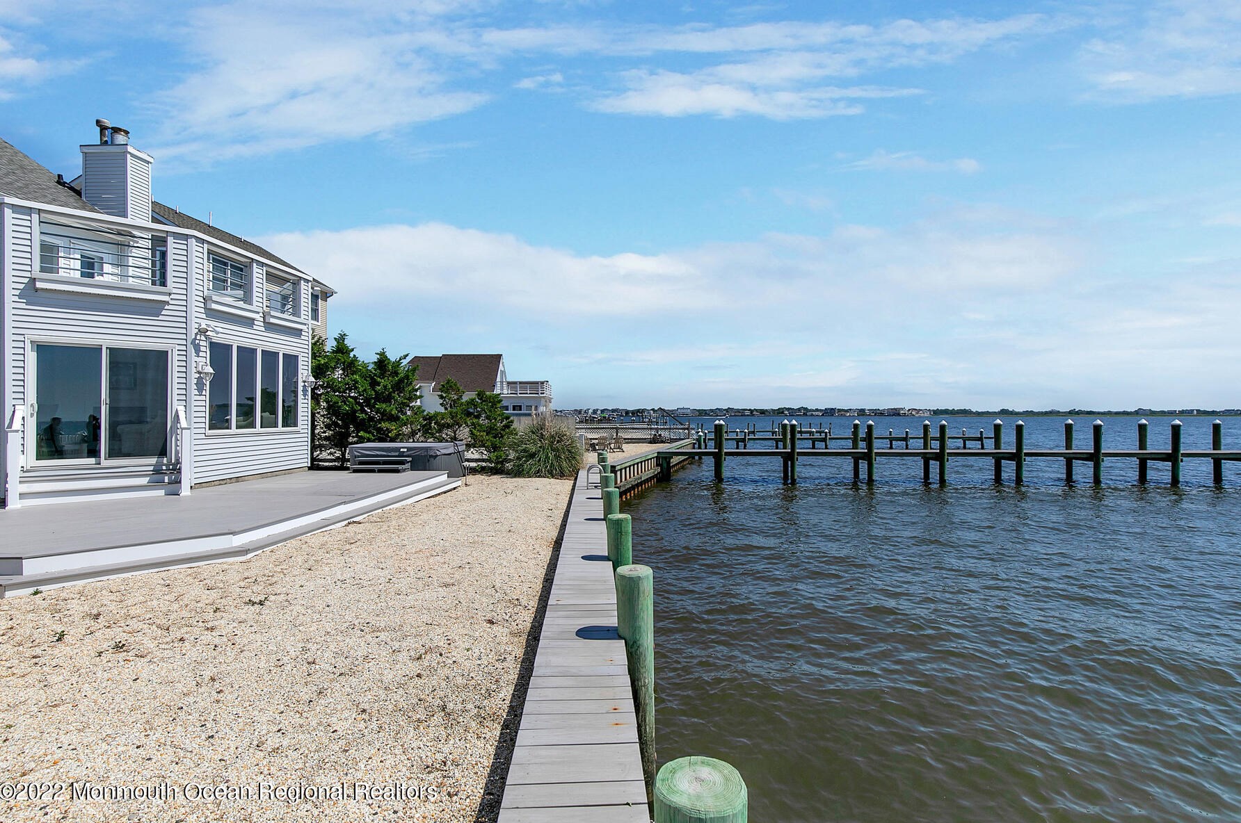 667 Bayview Dr, Toms River NJ  08753-2005 exterior