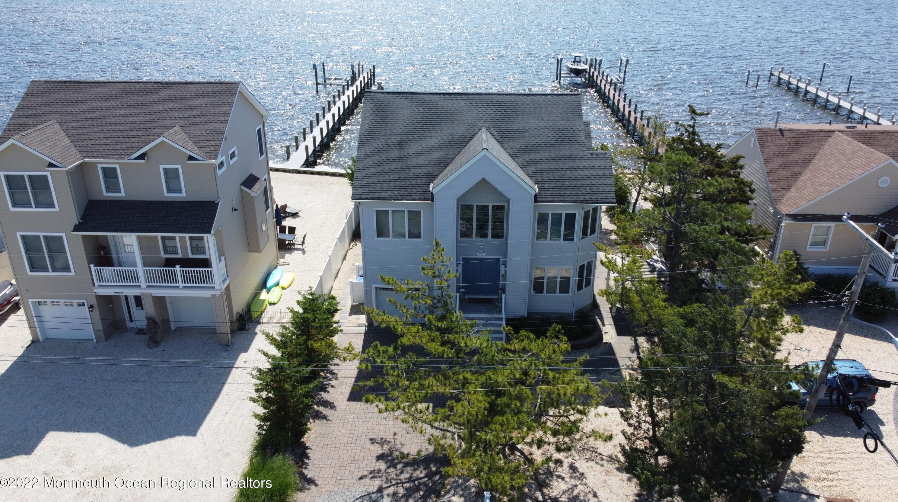 667 Bayview Dr, Toms River NJ  08753-2005 exterior