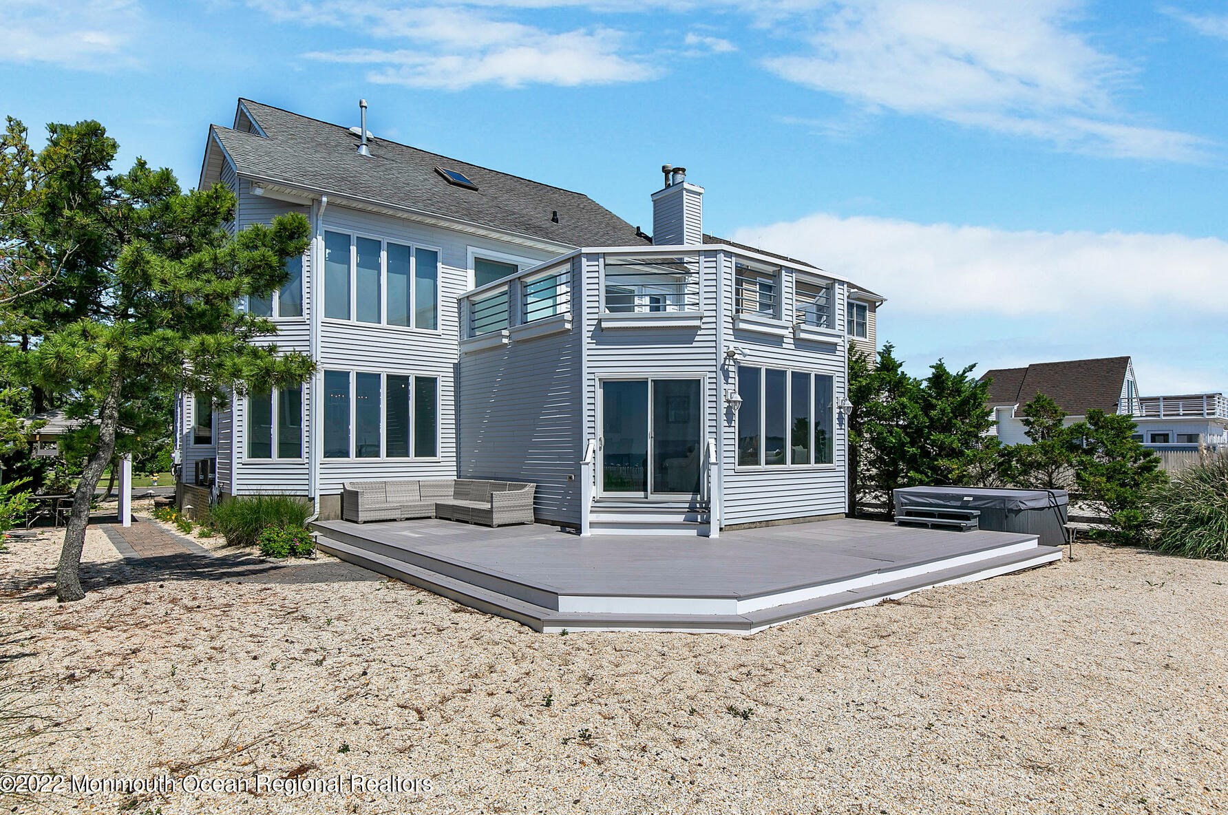 667 Bayview Dr, Toms River NJ  08753-2005 exterior