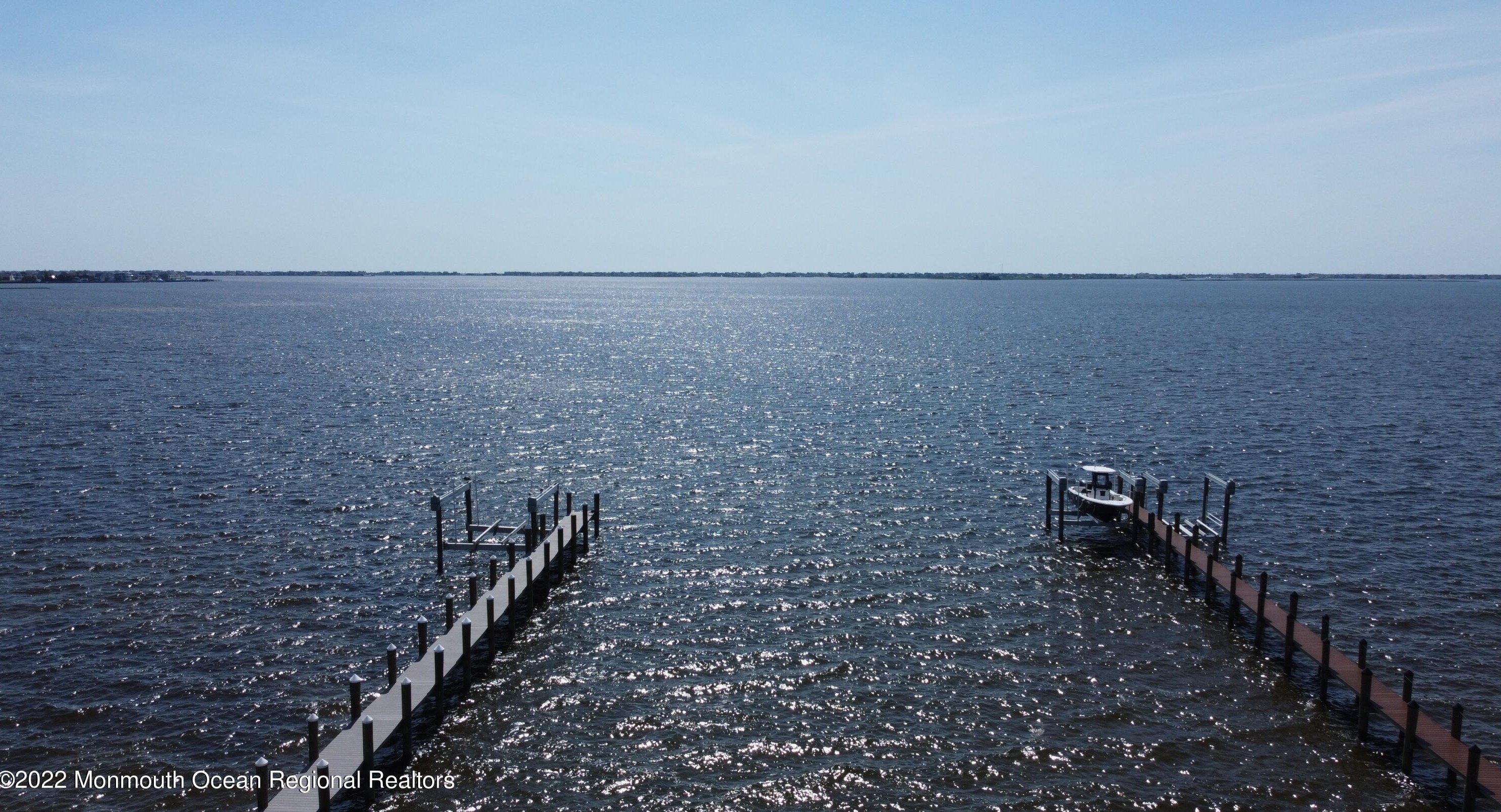 667 Bayview Dr, Toms River NJ  08753-2005 exterior