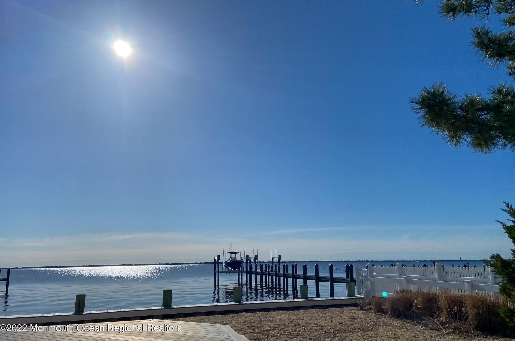 667 Bayview Dr, Toms River NJ  08753-2005 exterior