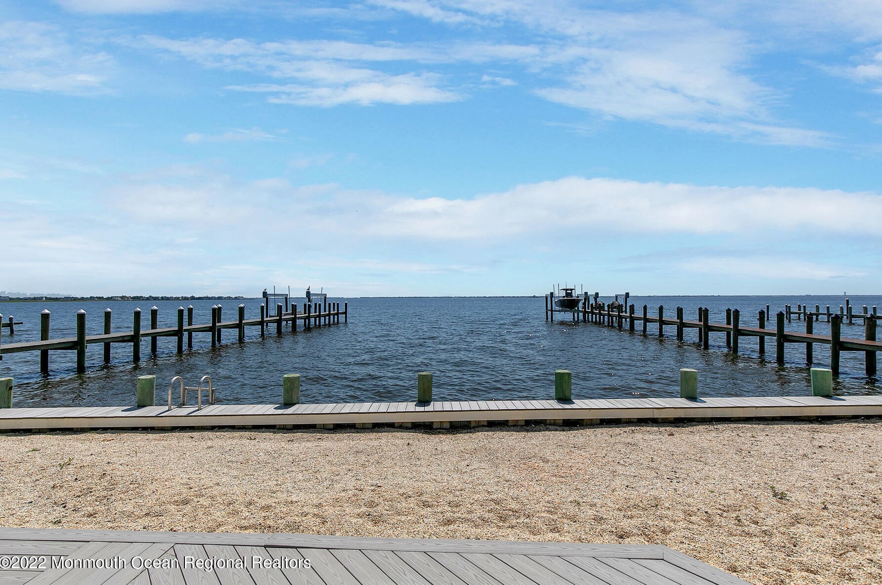 667 Bayview Dr, Toms River NJ  08753-2005 exterior