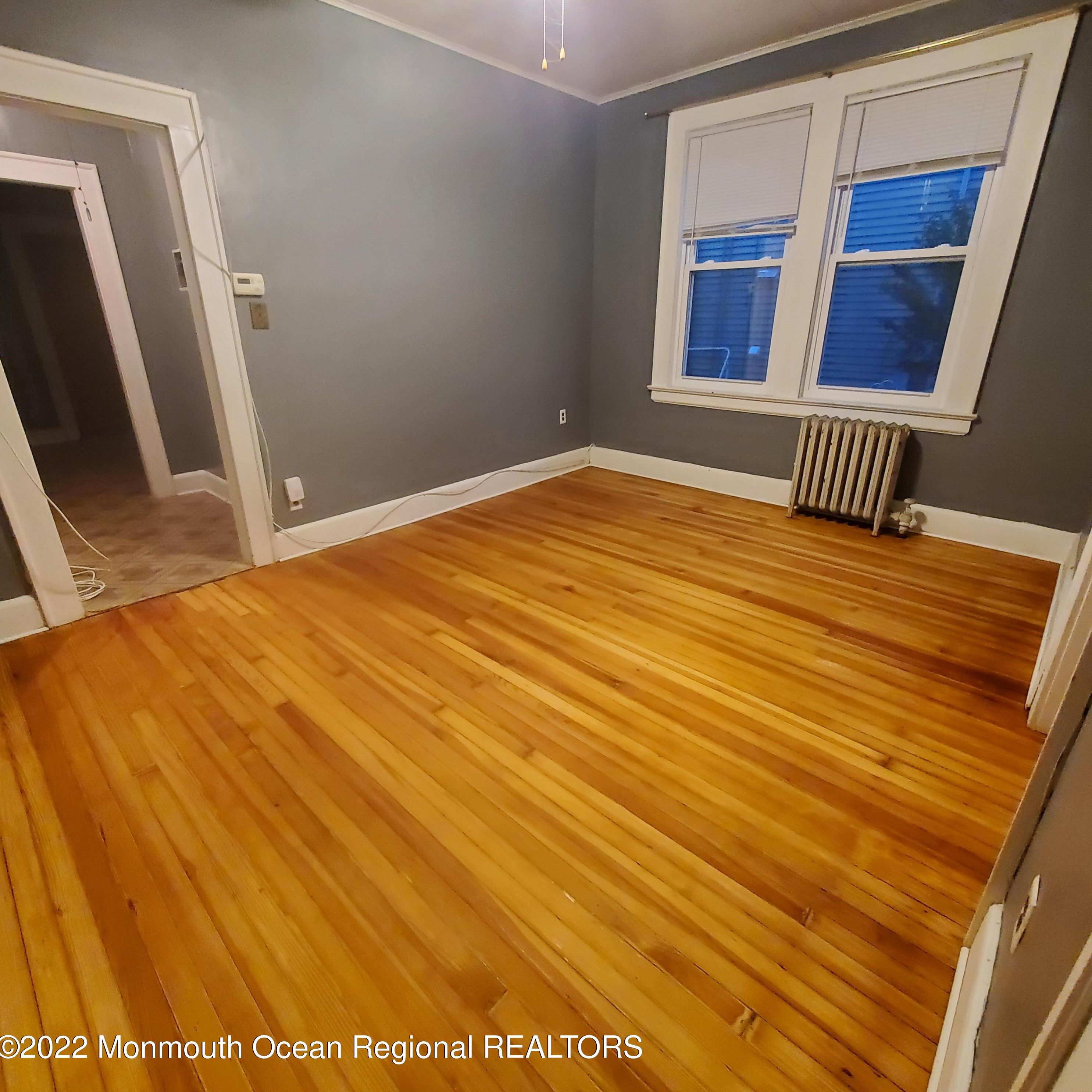 570 Devon St #1r, Kearny, NJ 07032