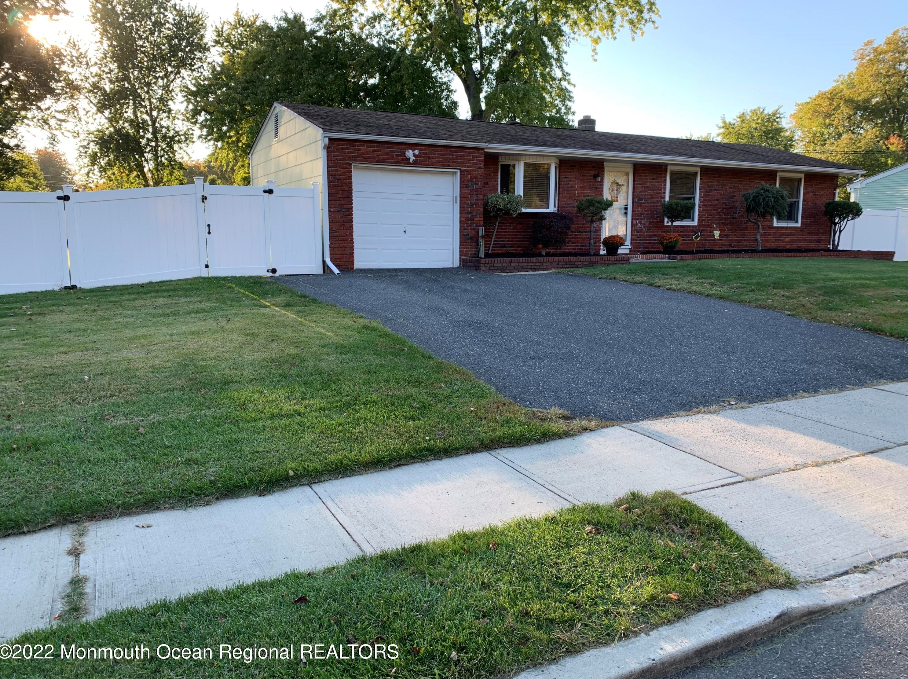 16 Carol Ln, Wall Township, NJ 07731-1306