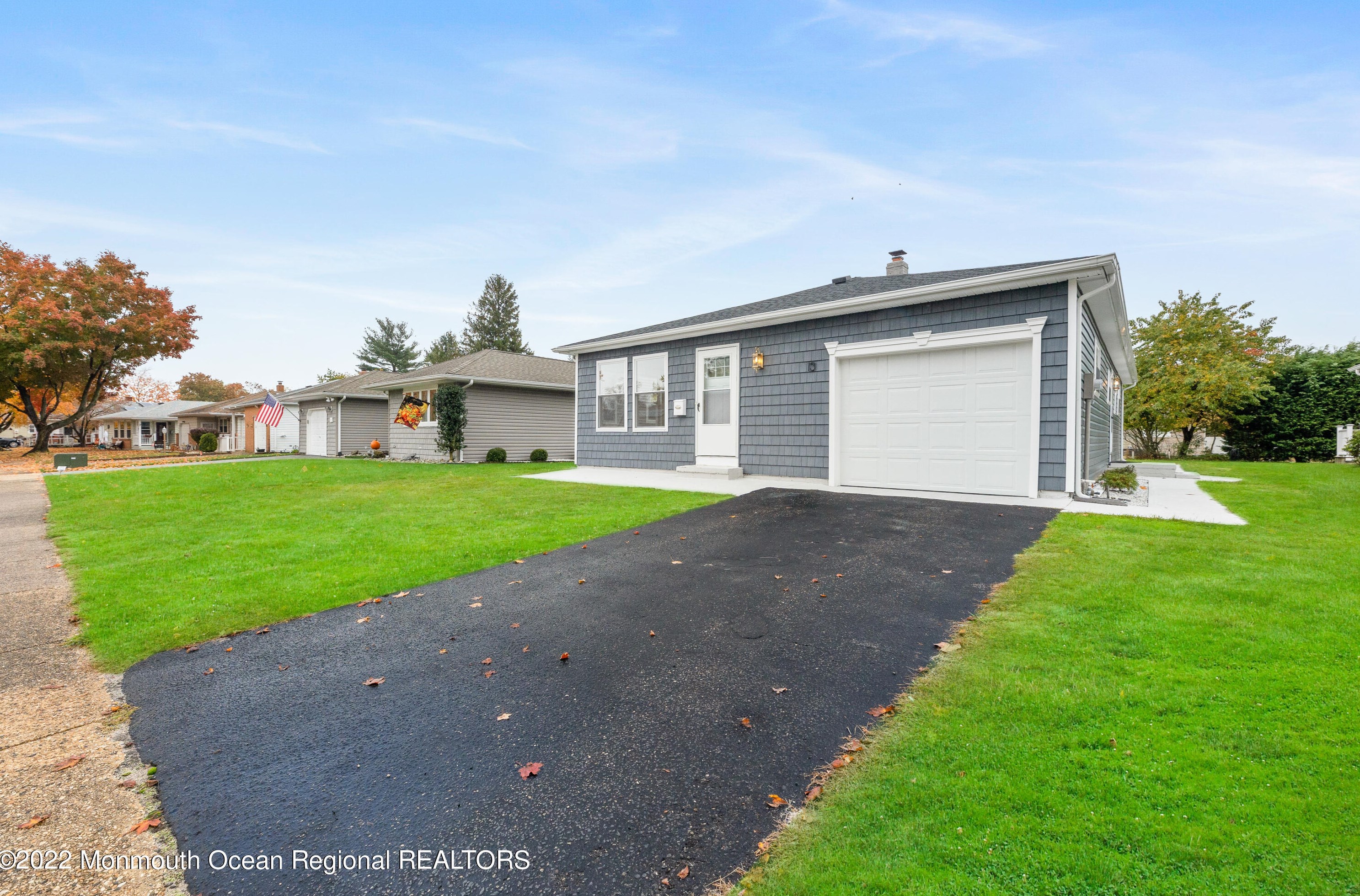 13 Georgetown Dr, Toms River NJ  08757-4342 exterior