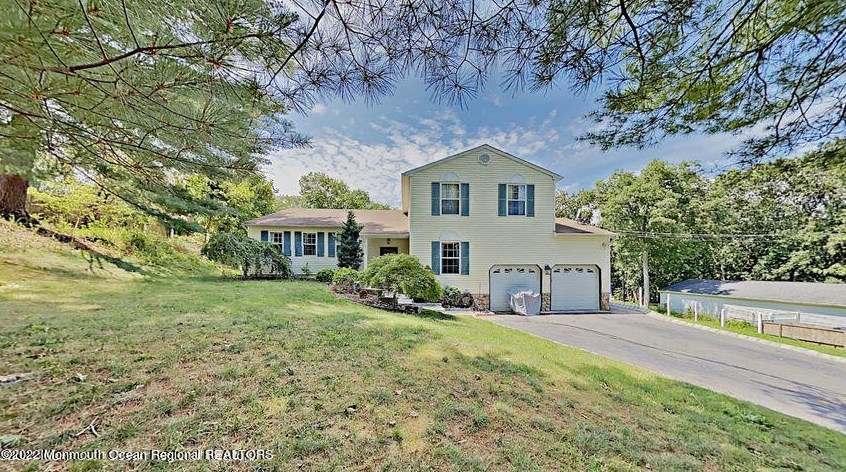31 Oakland Dr, Jackson Twp, NJ 08527