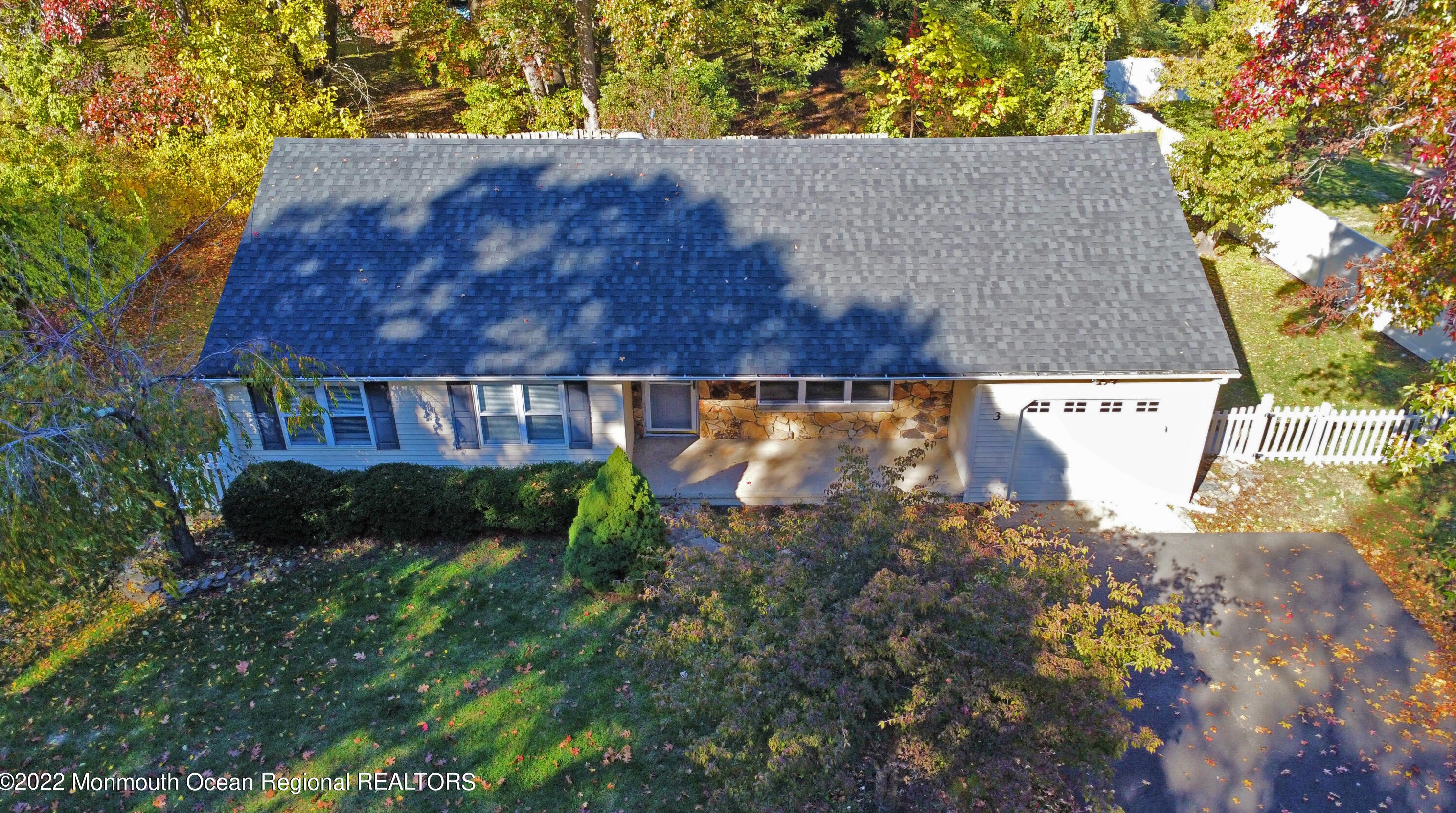 3 Helen Ln, Hazlet, NJ 07730