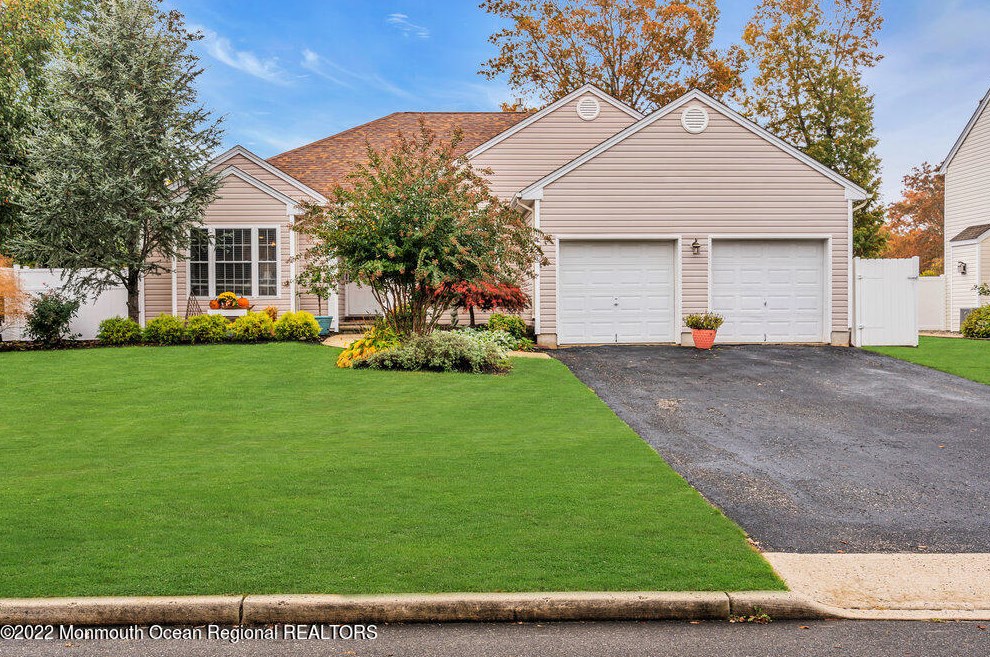 193 Atlantis Ave, Cedar Bonnet Island, NJ 08050
