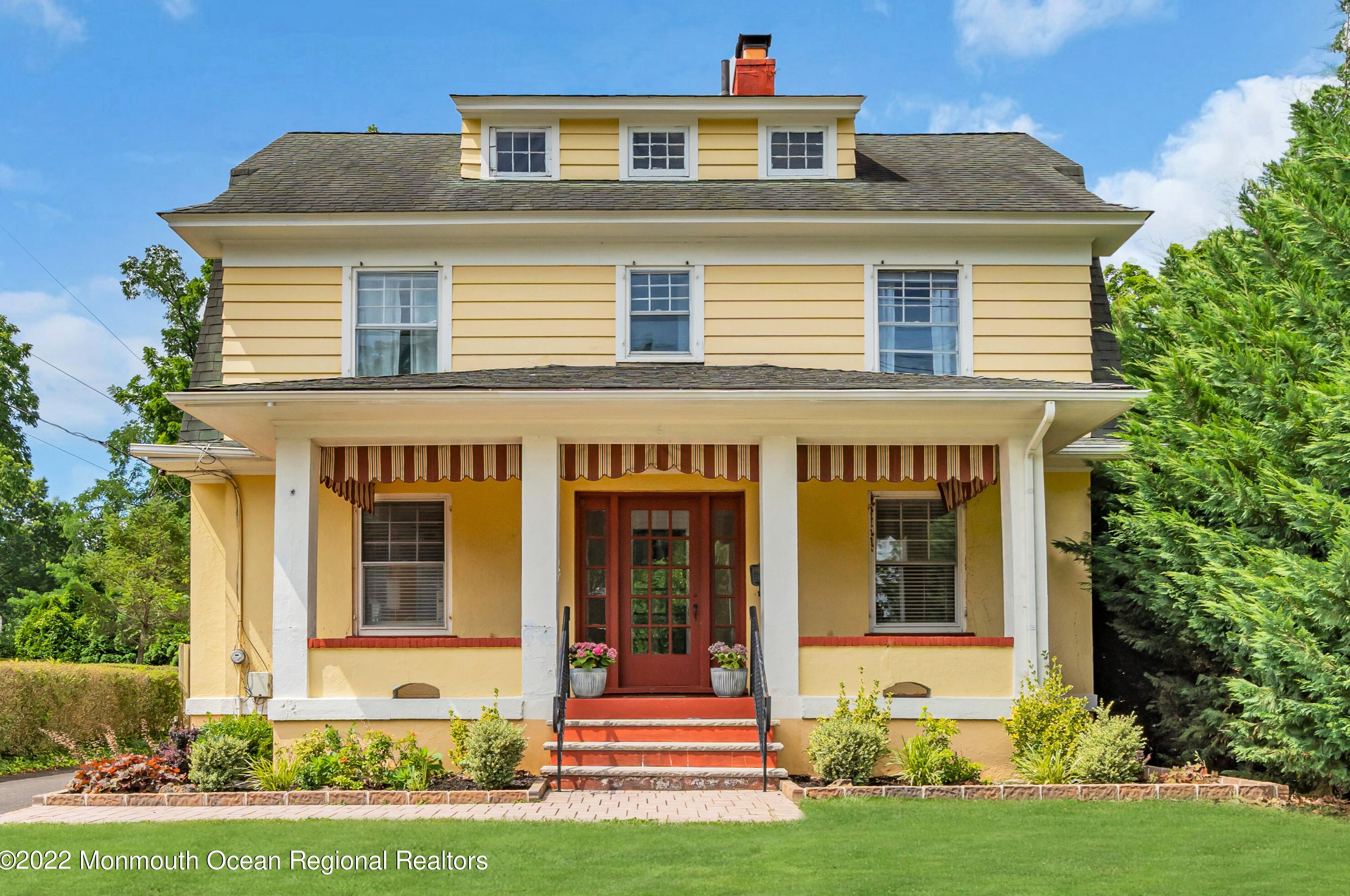 6 Lincoln Pl, East Freehold, NJ 07728