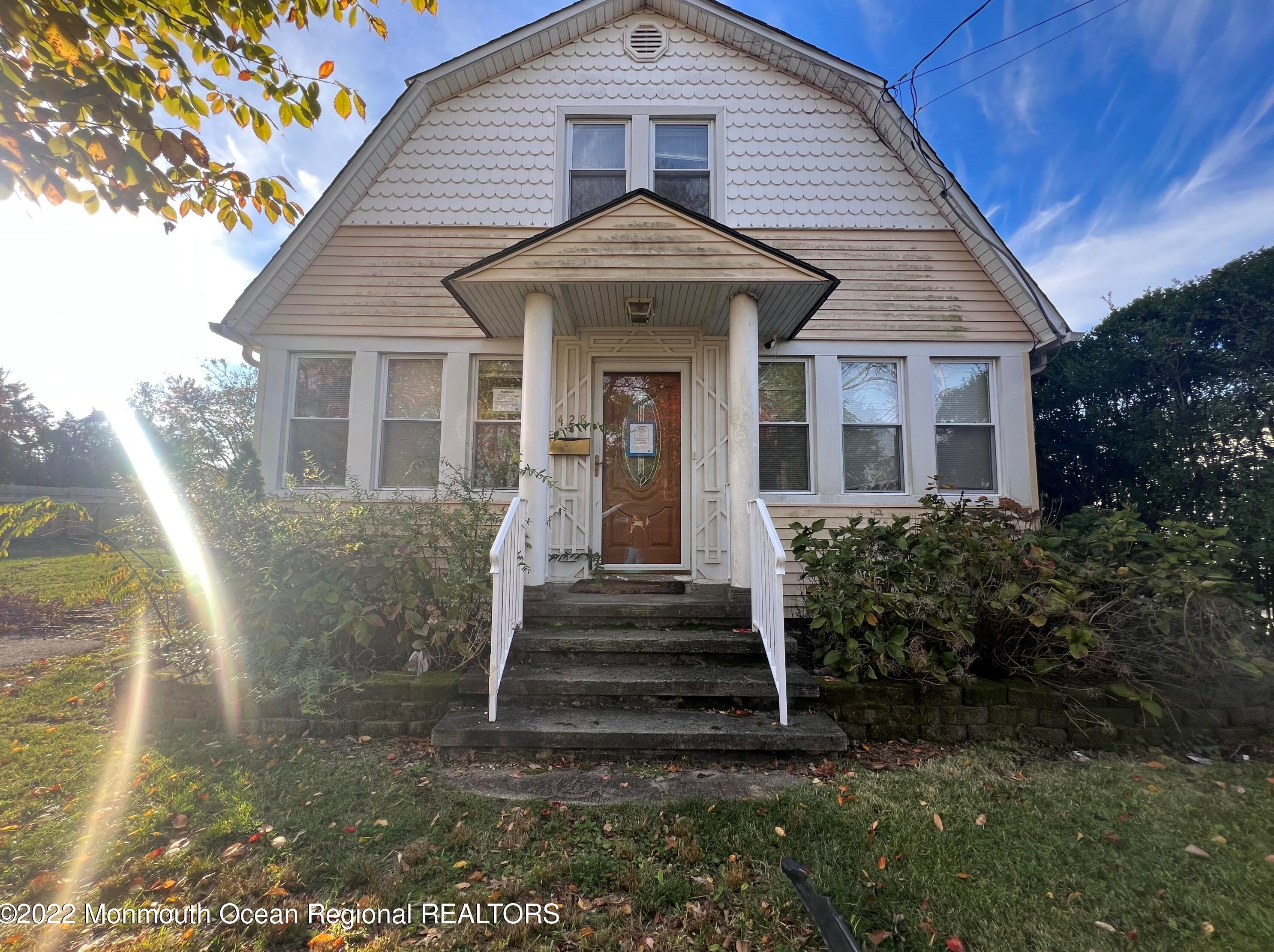 428 Aumack Ave, Keyport, NJ 07735-3326