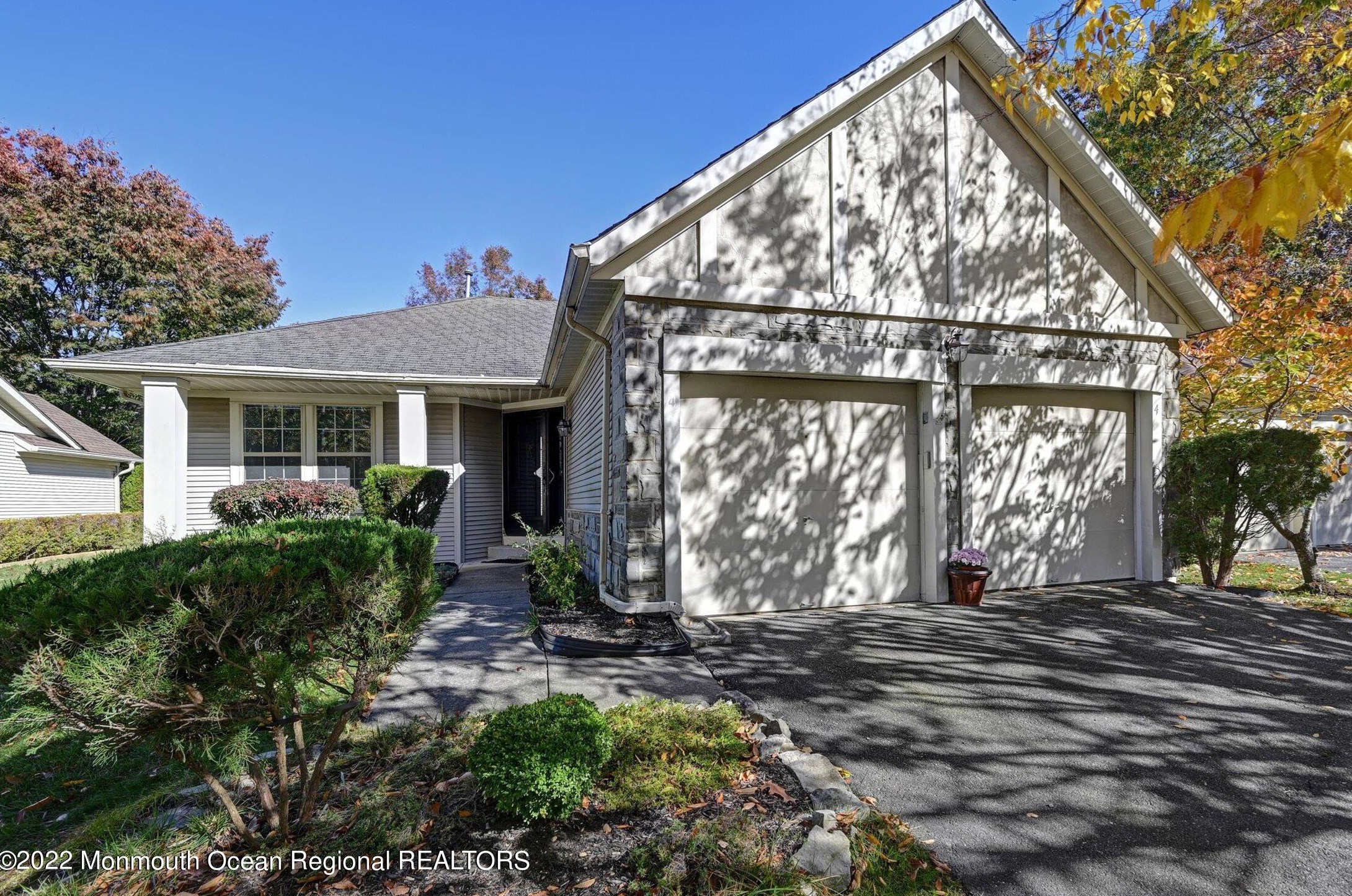 4 Llewellyn Ct, Jackson Twp, NJ 08527